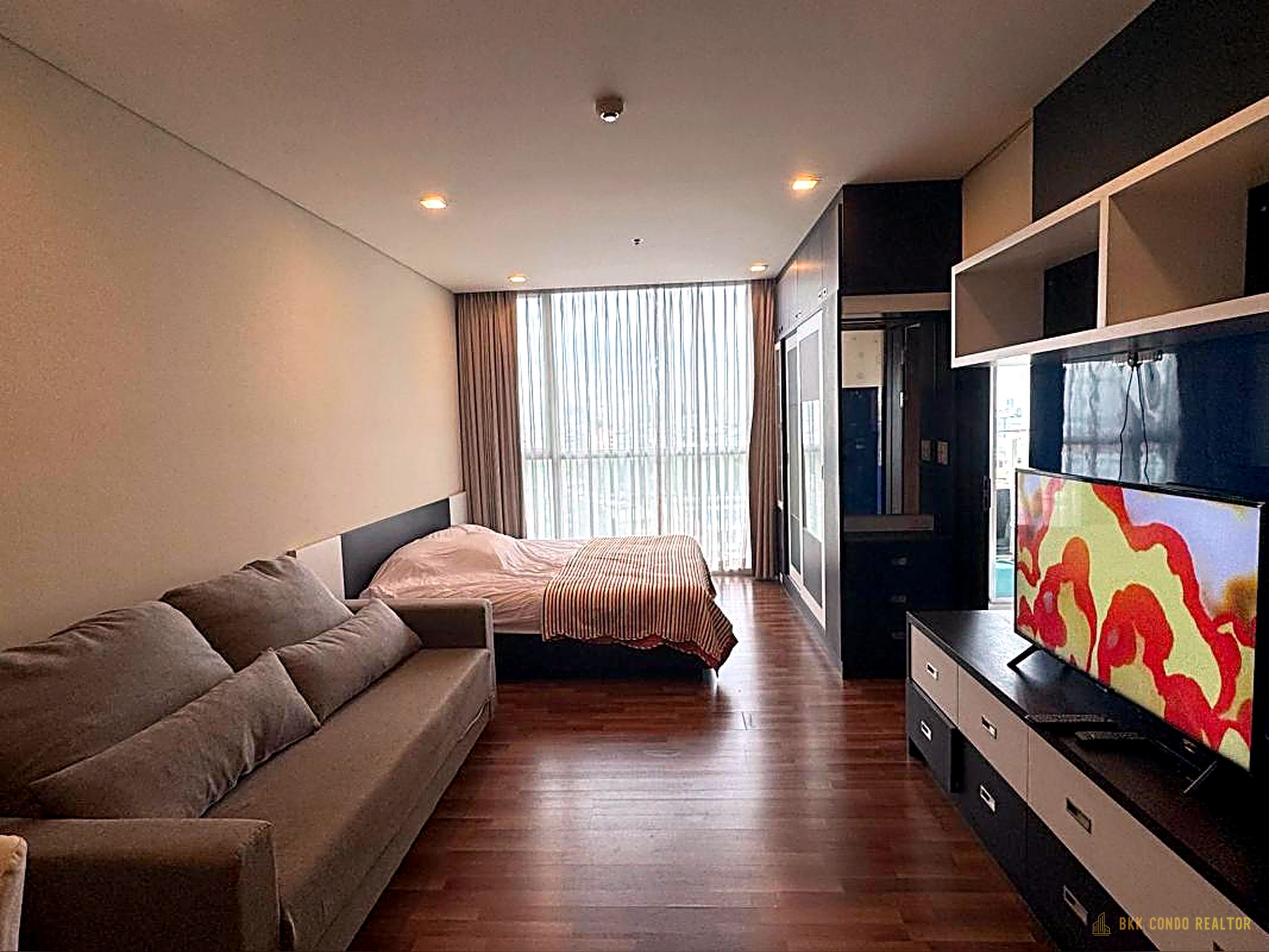 03-bedroom-101 1-Bedroom Condo for Rent at Le Luk Condominium Sukhumvit 69 (33 sqm) — Phra Khanong BTS