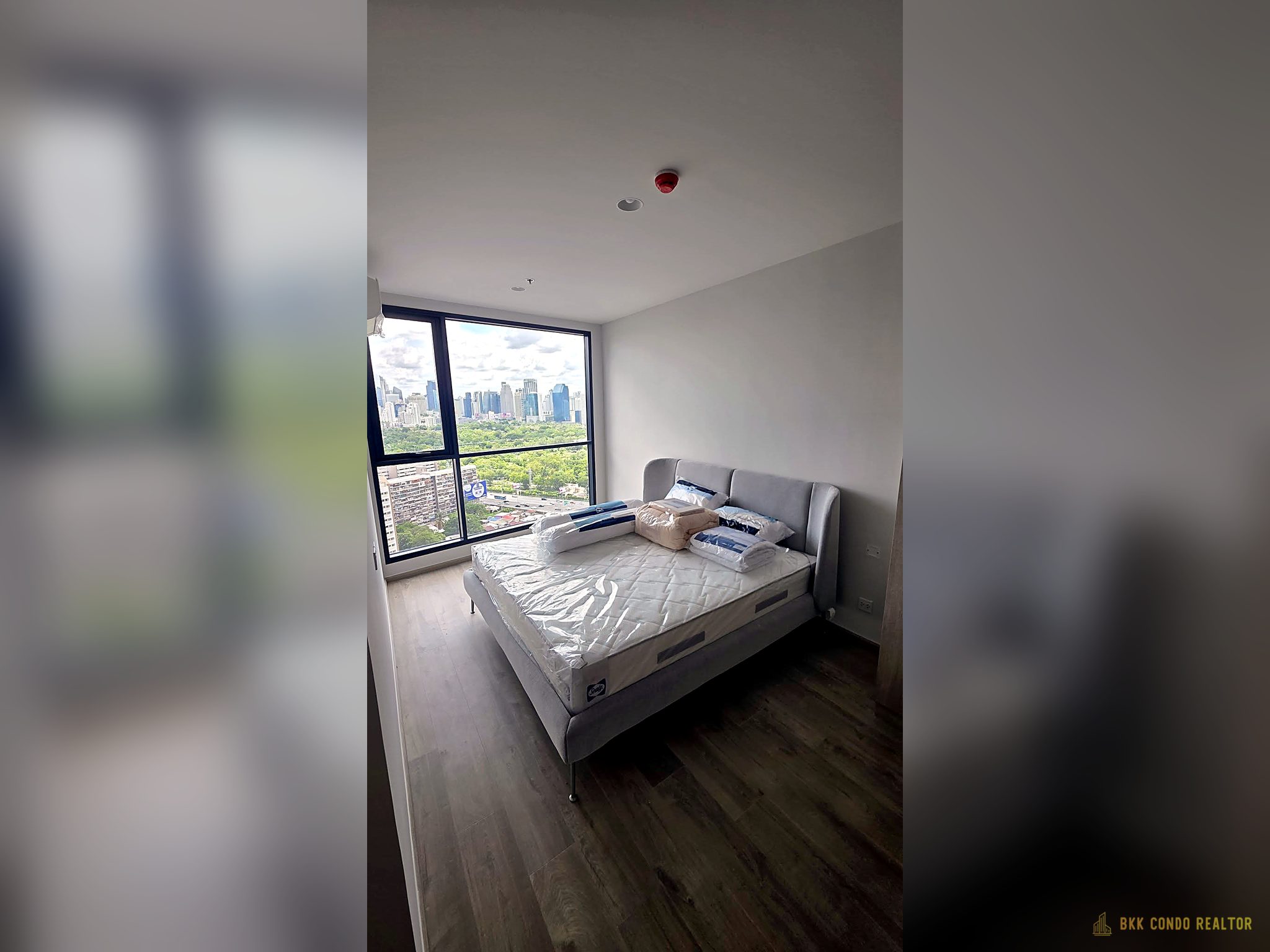 1-Bedroom Condo for Rent at THE CROWN Residences (39 sqm) — Lumphini MRT