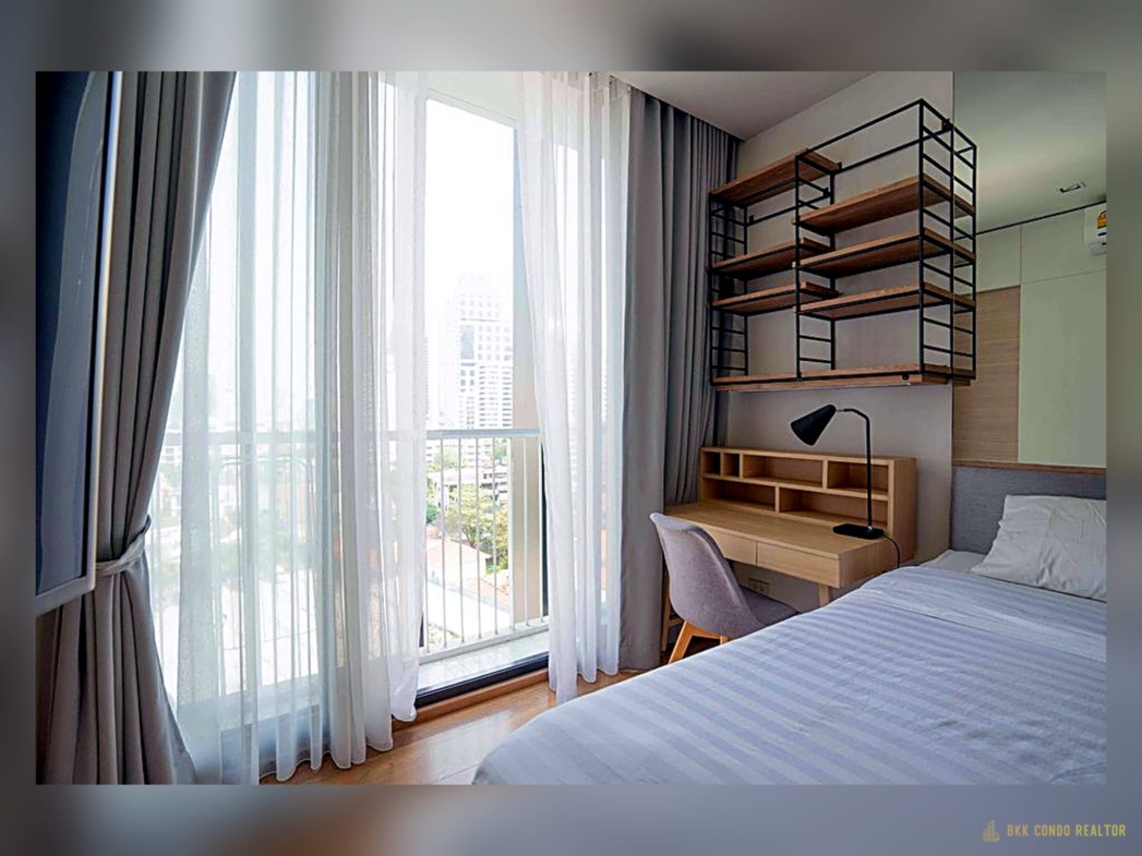 Studio Condo for Rent at Park Origin Phrompong (30 sqm) — Phrom Phong BTS