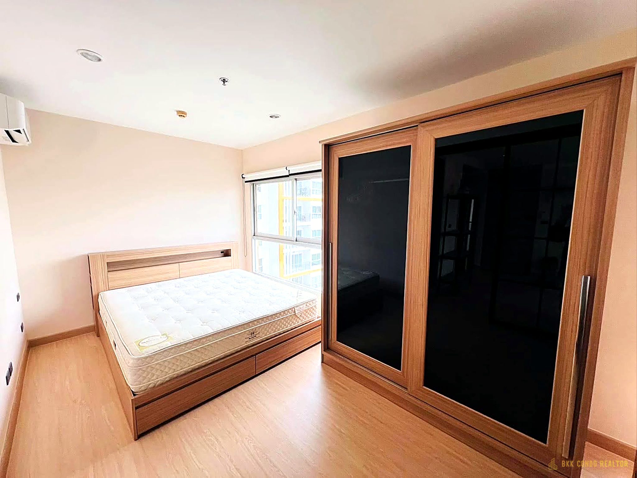 1-Bedroom Condo for Rent at The Parkland Taksin – Thapra (50 sqm) — BTS Talat Phlu