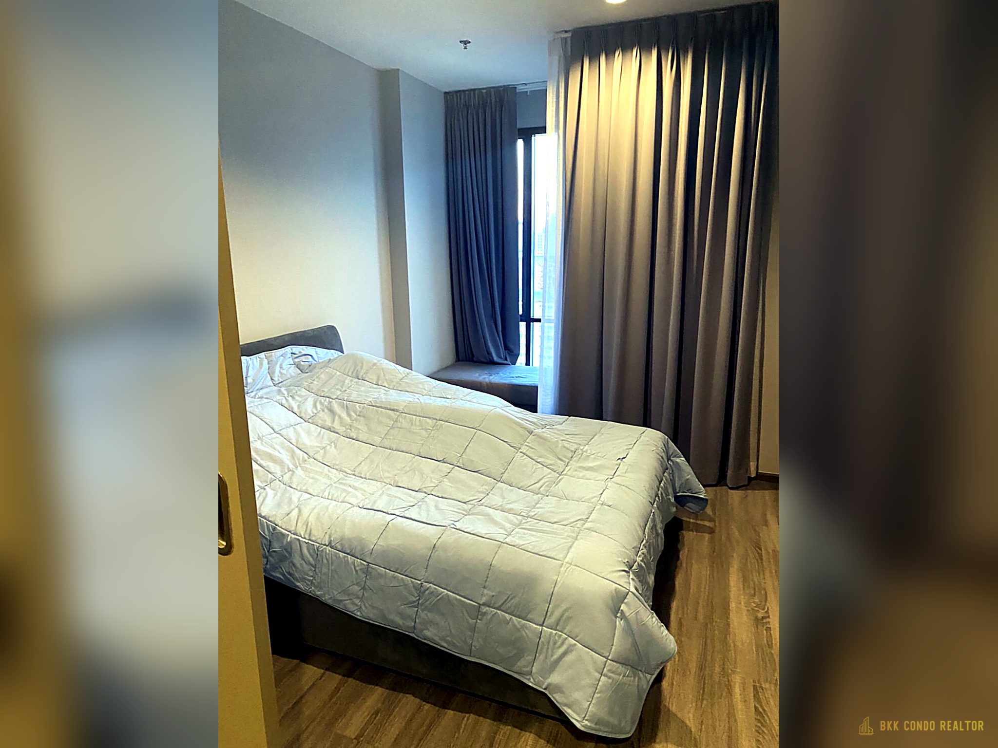1-Bedroom Condo for Rent at Ideo Mobi Rangnam (35 sqm) — Victory Monument BTS