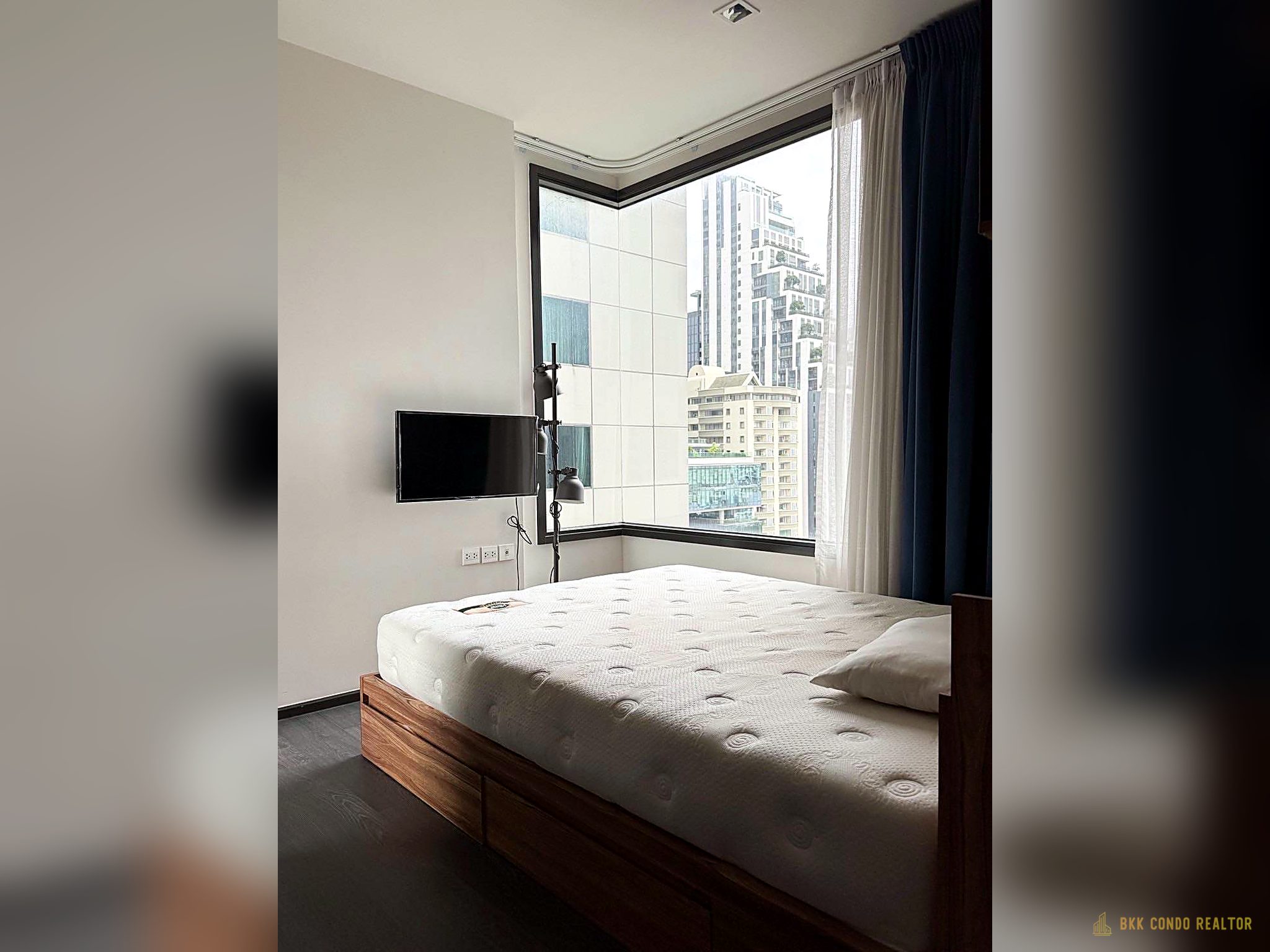 1-Bedroom Condo for Rent at Edge Sukhumvit 23 (32 sqm) — Asoke BTS/MRT