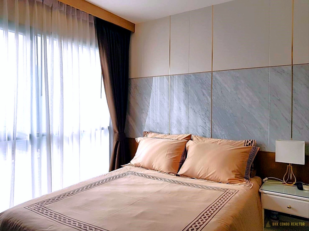 1-Bedroom Condo for Rent at Rhythm Rangnam (35 sqm) — Victory Monument BTS