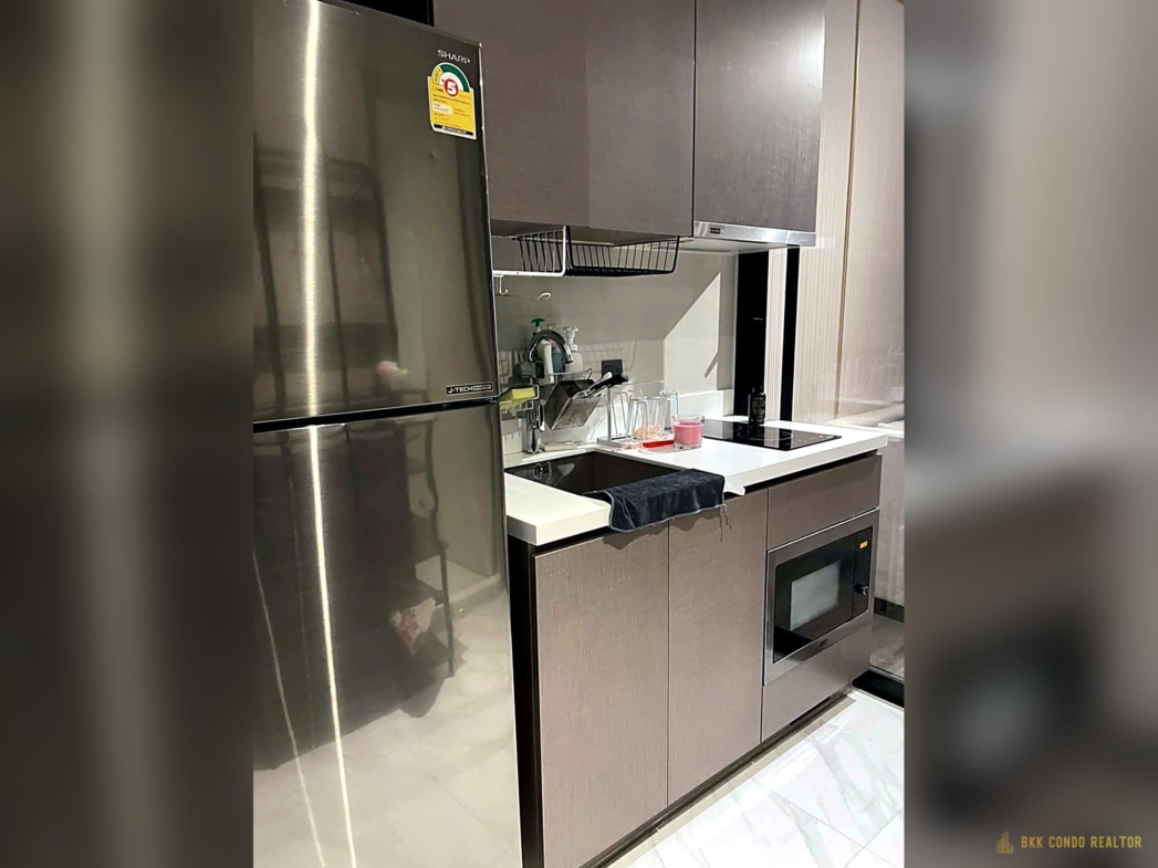 Studio Condo for Rent at Rhythm Ekkamai (32 sqm) — Ekkamai BTS
