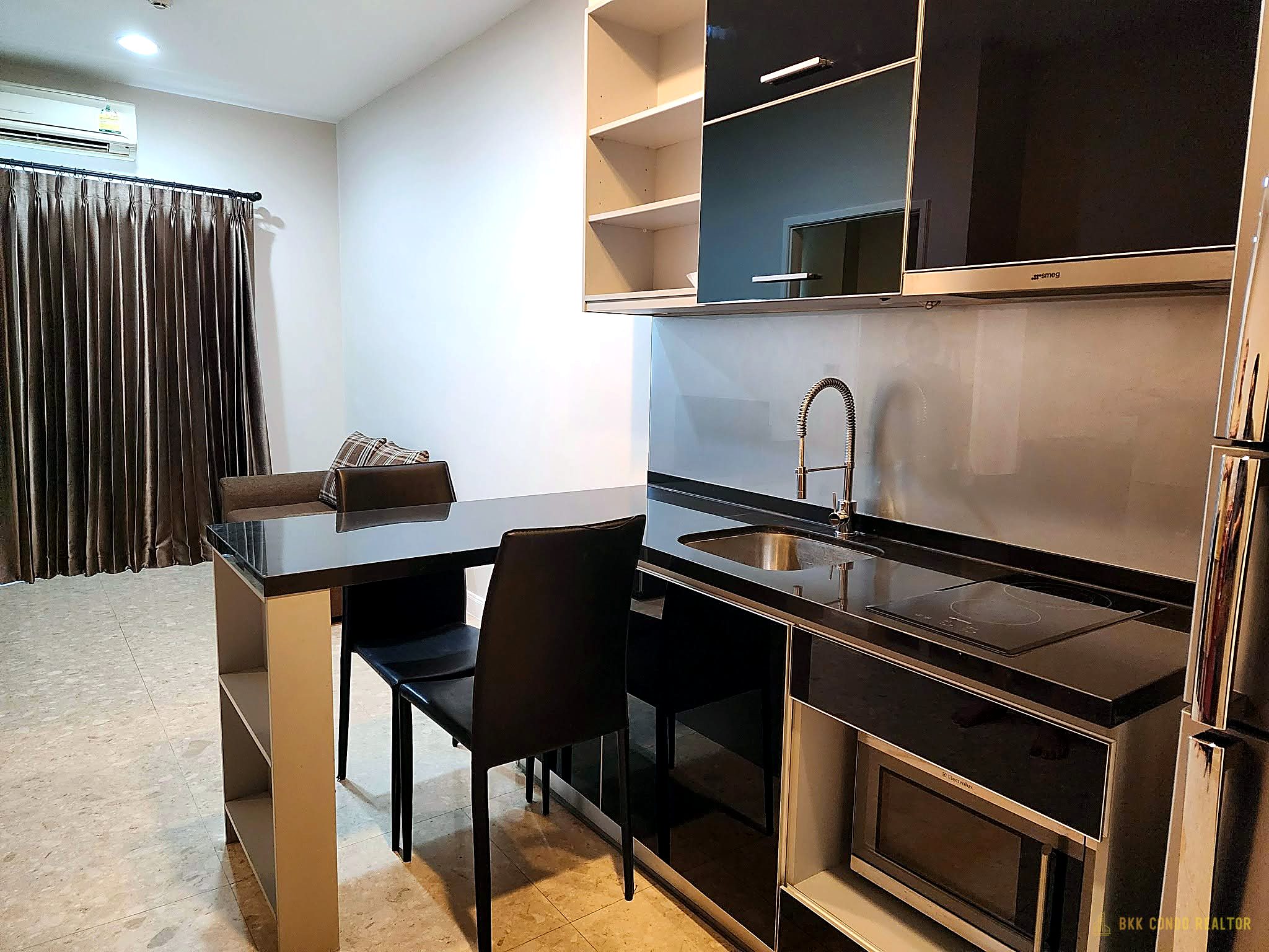 1-Bedroom Condo for Rent at The Crest Sukhumvit 34 (35 sqm) — Thonglor BTS