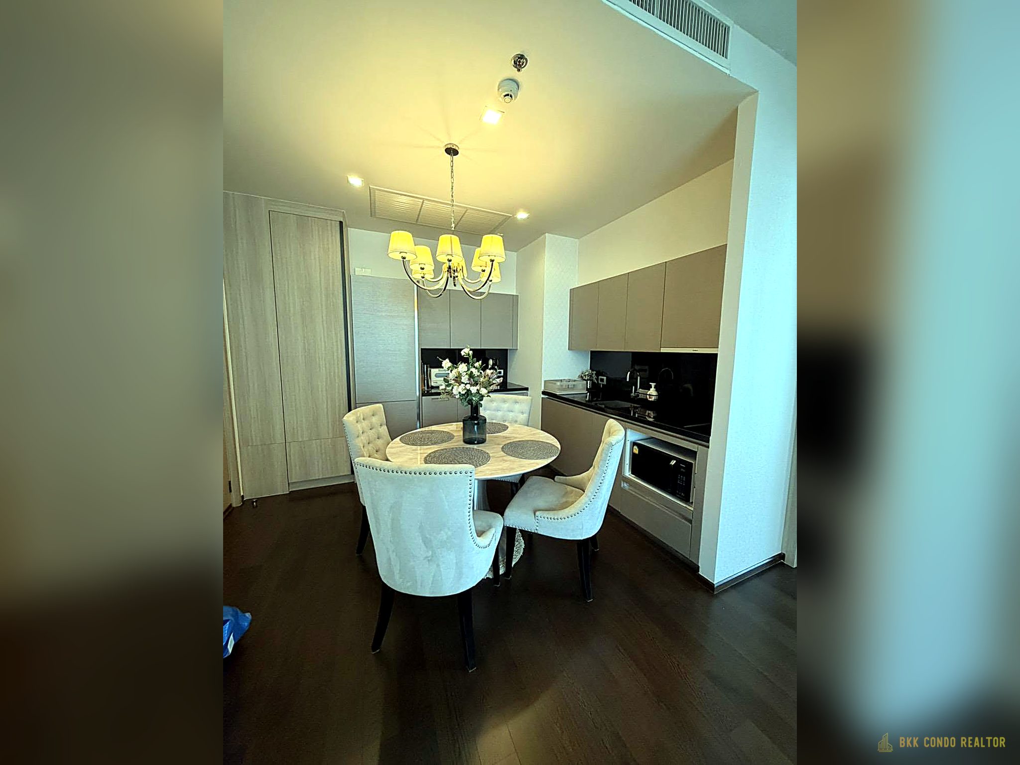 1-Bedroom Condo for Rent at The XXXIX By Sansiri (55 sqm) — Phrom Phong BTS