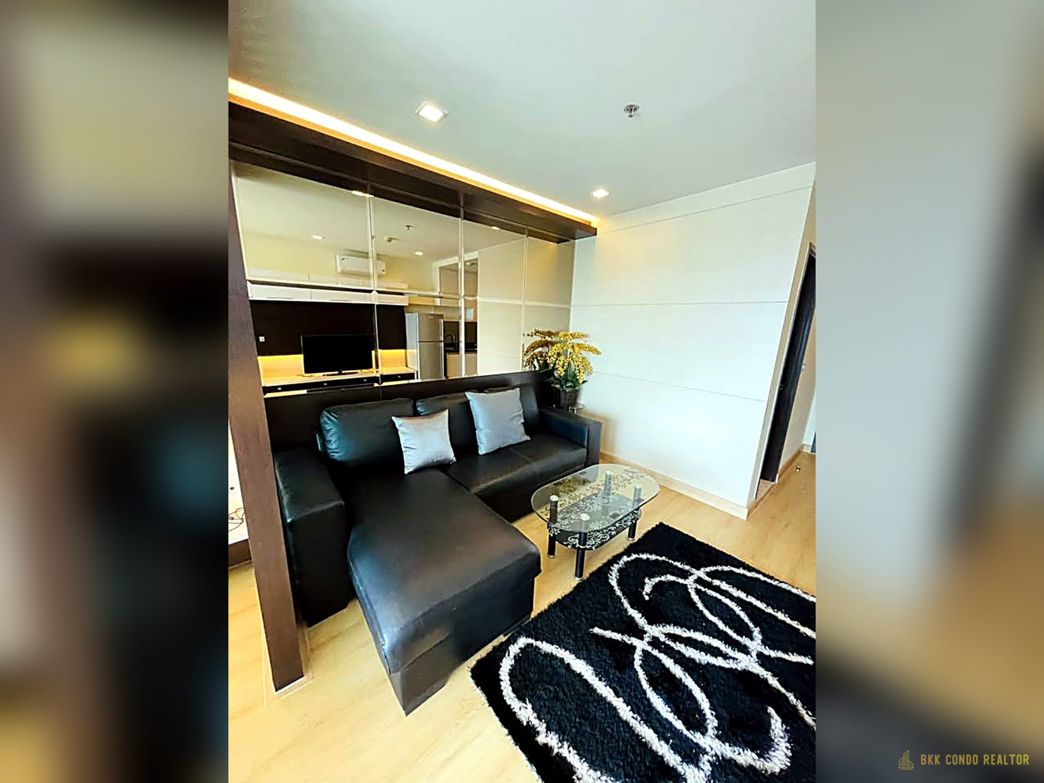 Studio Condo for Rent at Sky Walk Residence (40 sqm) — Phra Khanong BTS