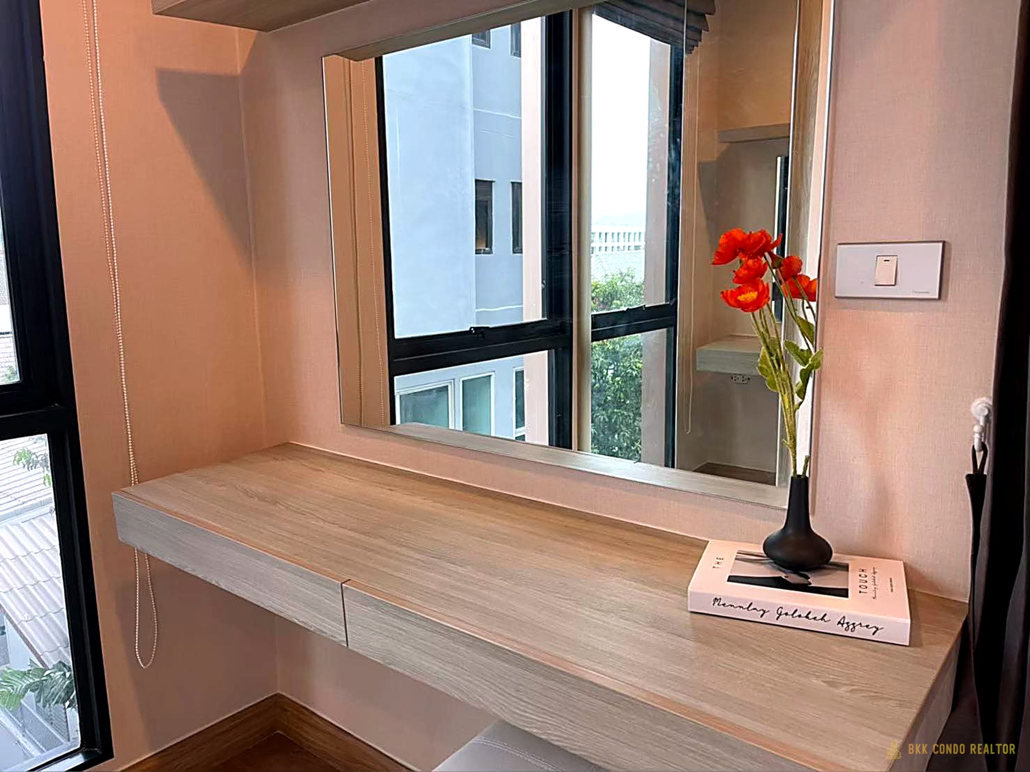 03-living_room-148 1-Bedroom Condo for Rent at The ACE Ekamai (42 sqm) — Ekkamai BTS