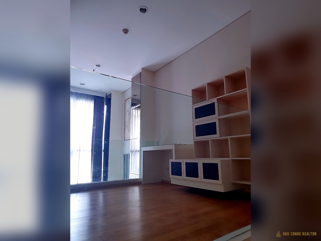 Duplex 1-Bedroom Condo for Rent at Villa Asoke — Phetchaburi MRT