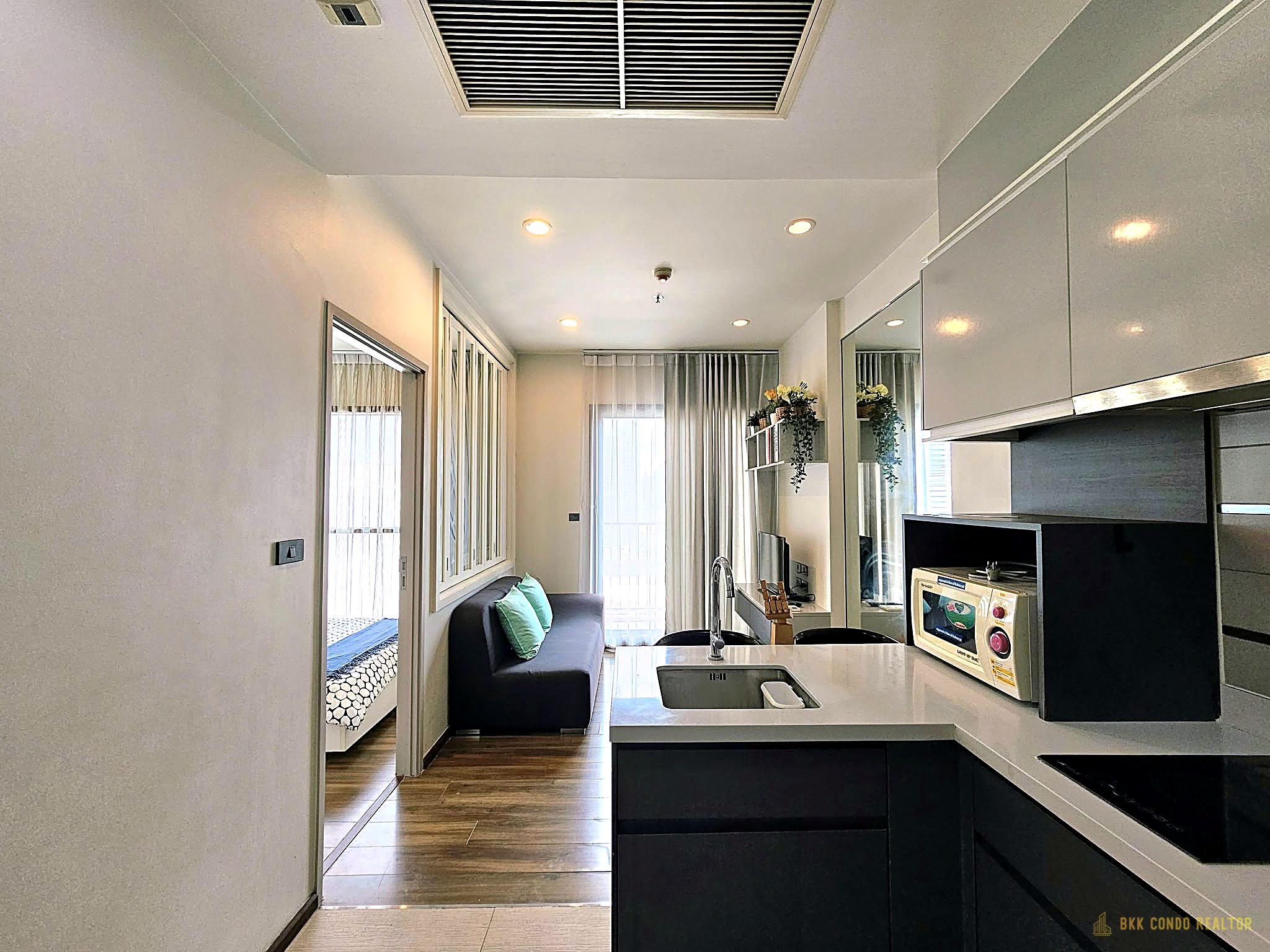 1-Bedroom Condo for Rent at Wyne Sukhumvit (31 sqm) — Phra Khanong BTS