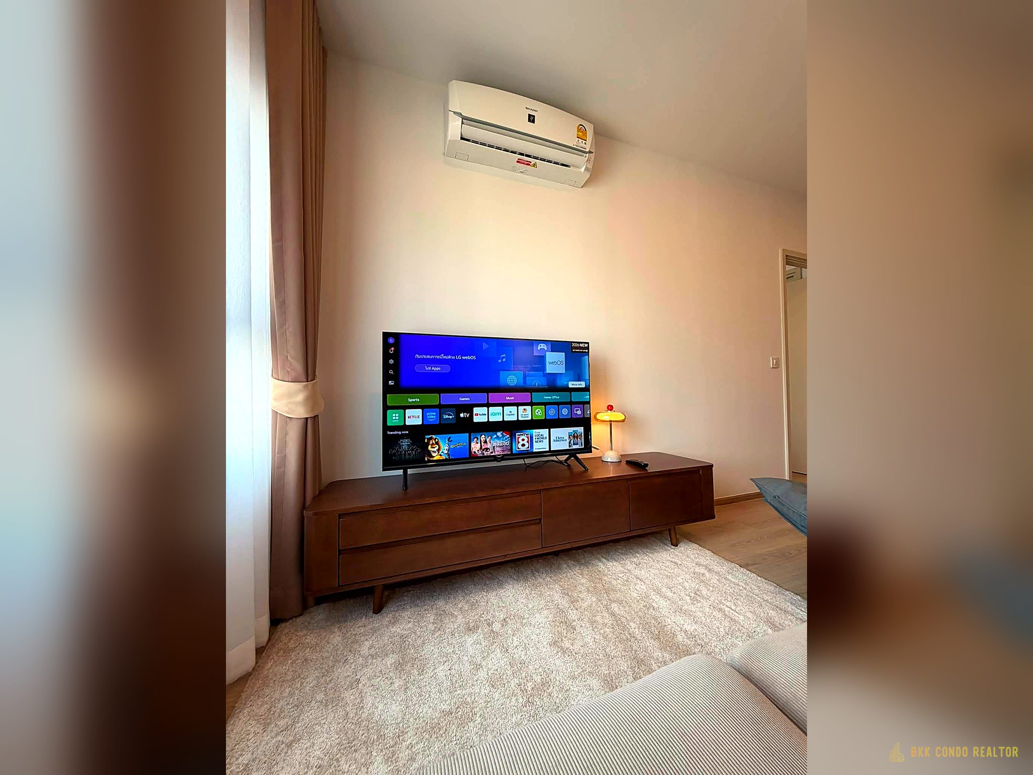 03-living_room-167 1-Bedroom Condo for Rent at Life Rama4 – Asoke (32 sqm) — Queen Sirikit MRT