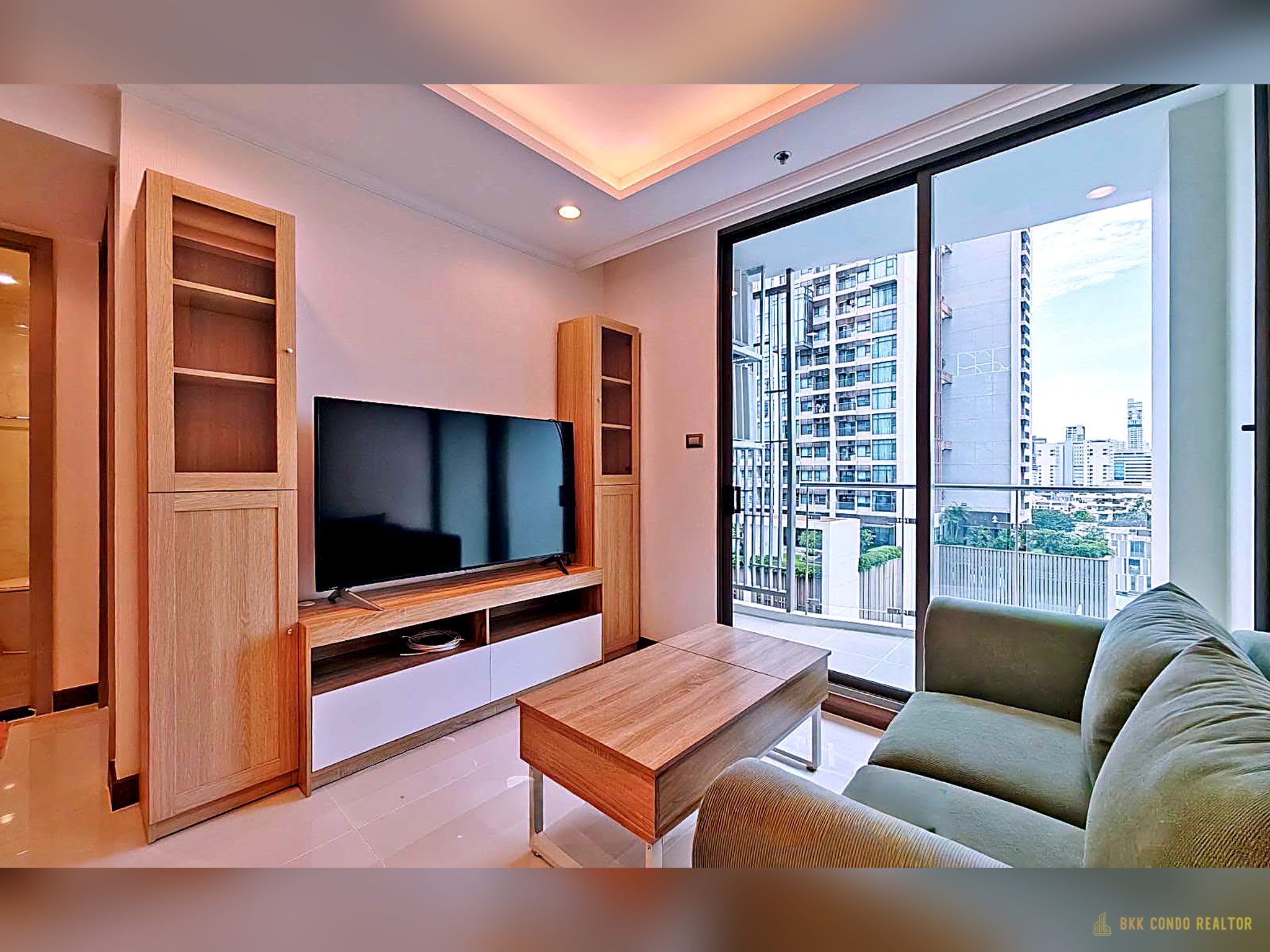 1-Bedroom Condo for Rent at Supalai Oriental Sukhumvit 39 (46.5 sqm) — Asoke MRT