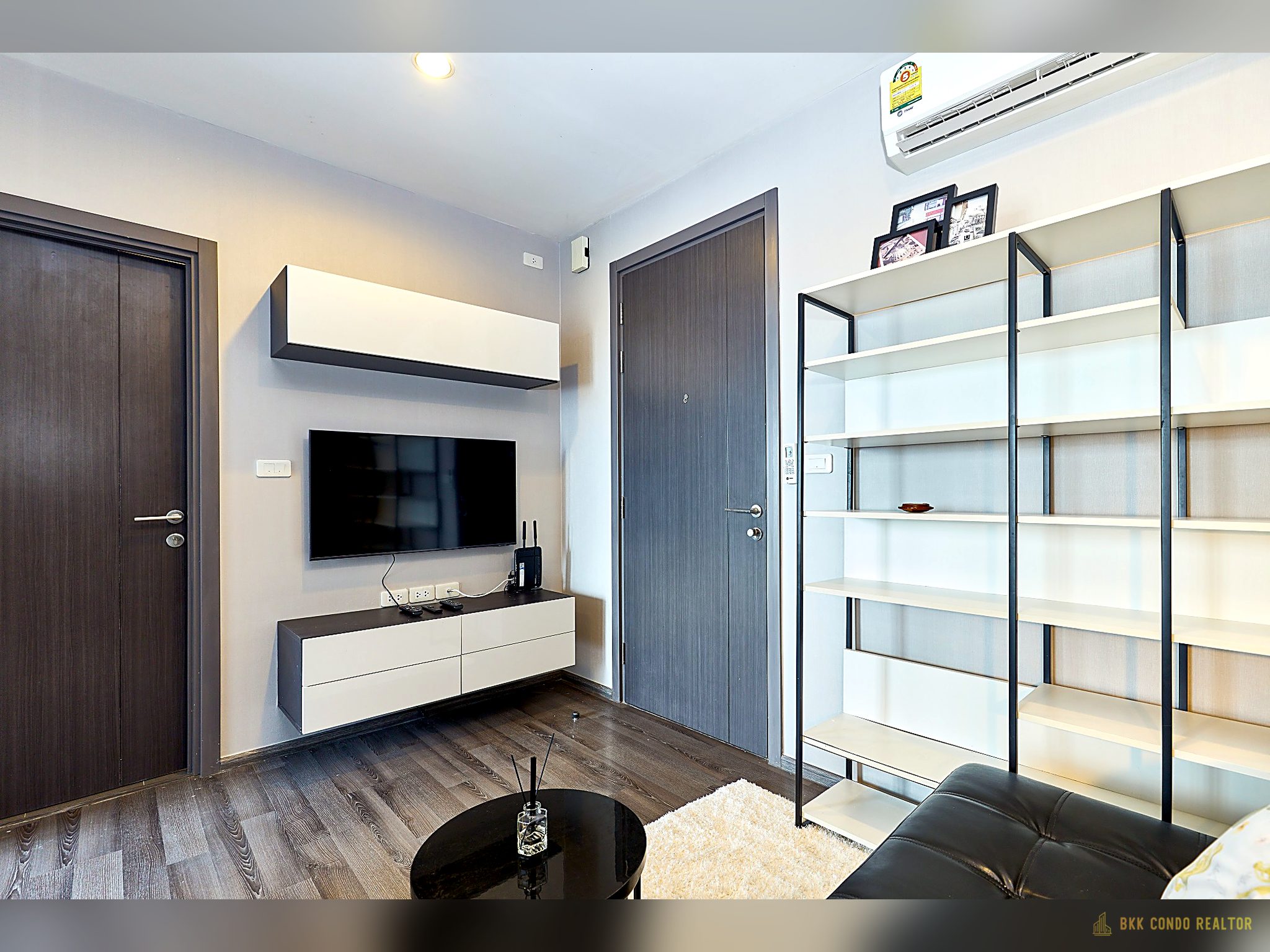 03-living_room-187 1-Bedroom Condo for Rent at The Base Park East (31 sqm) — On Nut BTS