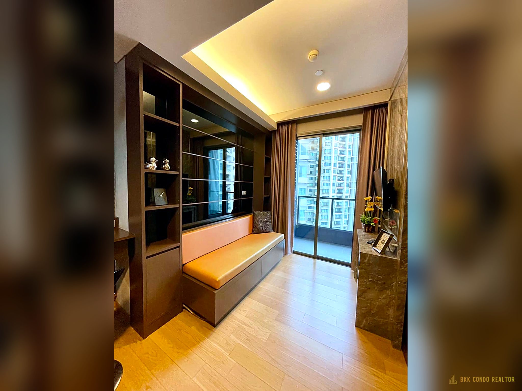 1-Bedroom Condo for Rent at Lumpini 24 (30 sqm) — Phrom Phong BTS