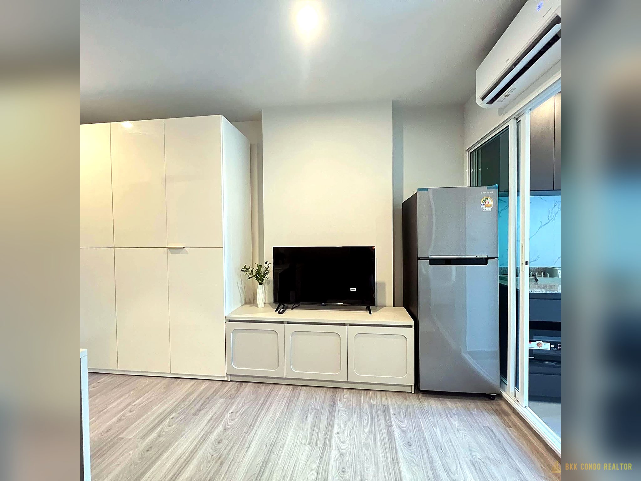 Studio Condo for Rent at Regent Home Bangna (28 sqm) — Bangna BTS