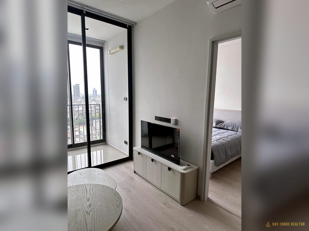 1-Bedroom Condo for Rent at Reference Sathorn – Wongwianyai (31 sqm) — Wongwianyai BTS
