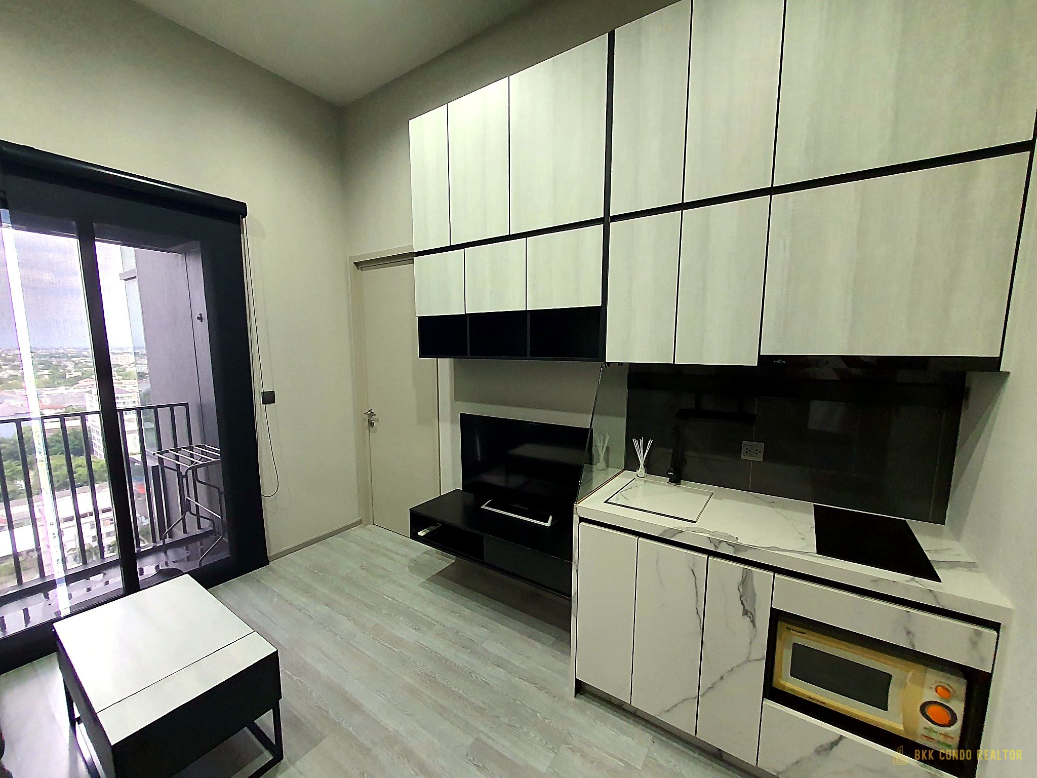 1-Bedroom Condo for Rent at THE LINE Sukhumvit 101 (27.5 sqm) — Punnawithi BTS