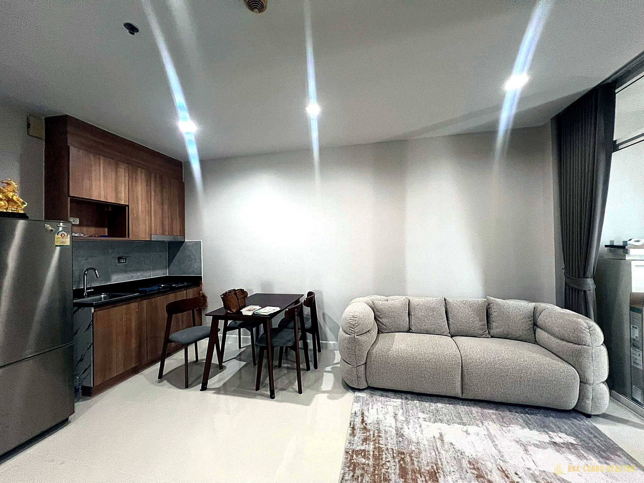 2-Bedroom Condo for Rent at Ideo Verve Ratchaprarop (69.33 sqm) — Ratchaprarop ARL