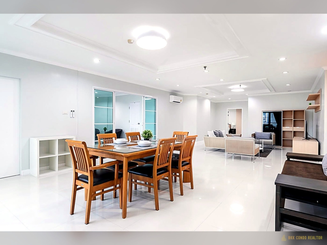 3-Bedroom Condo for Rent at Fiftyfif Tower (223 sqm) — Thonglor BTS