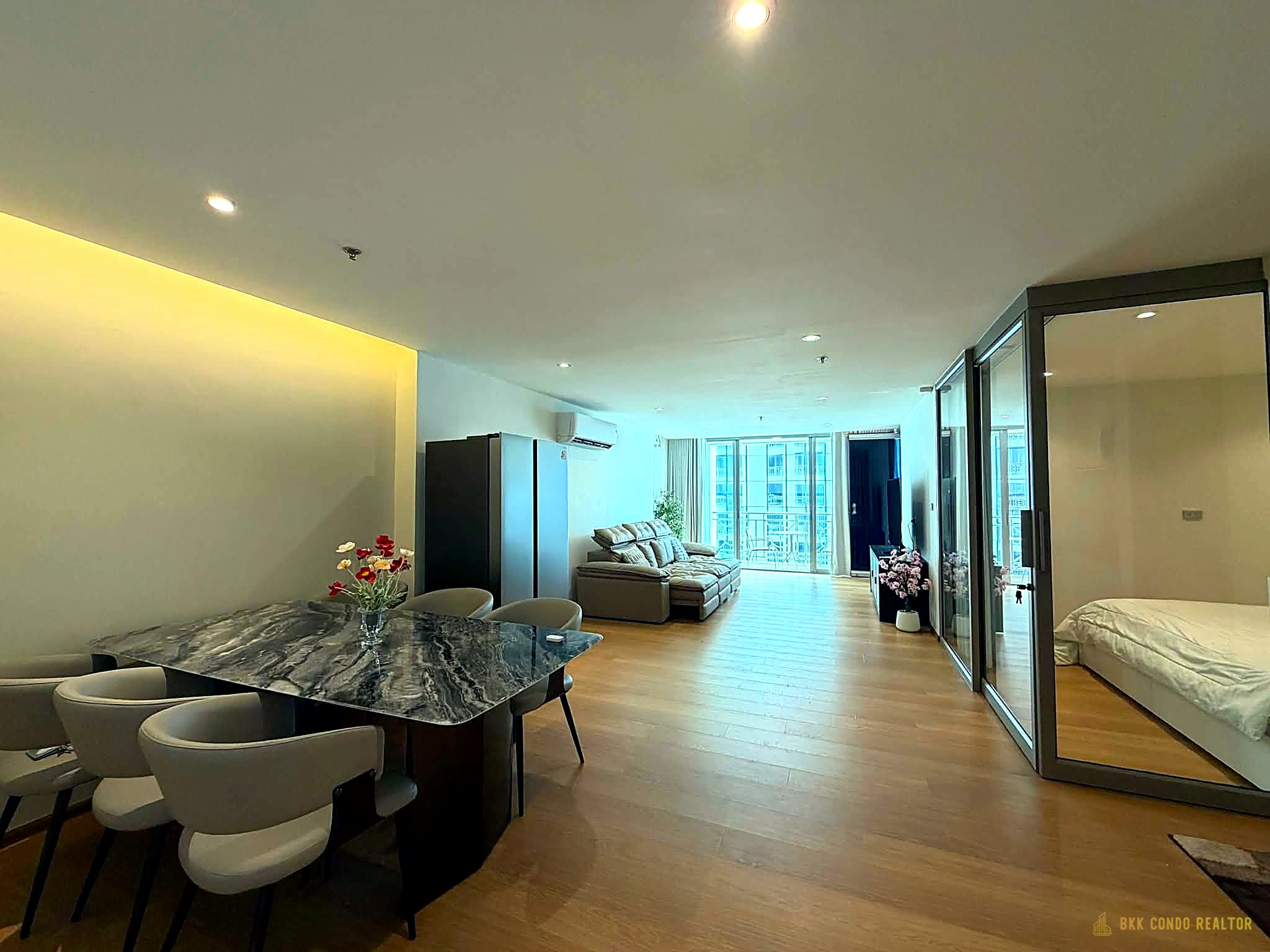 03-living_room-61 2-Bedroom Condo for Rent at Asoke Place (80 sqm) — Asoke BTS