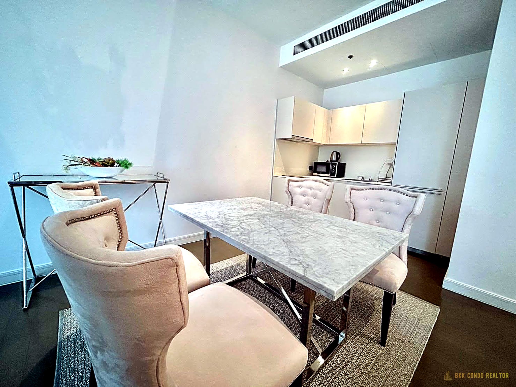 1-Bedroom Condo for Rent at Magnolias Ratchadamri Boulevard (59 sqm) — Chidlom BTS