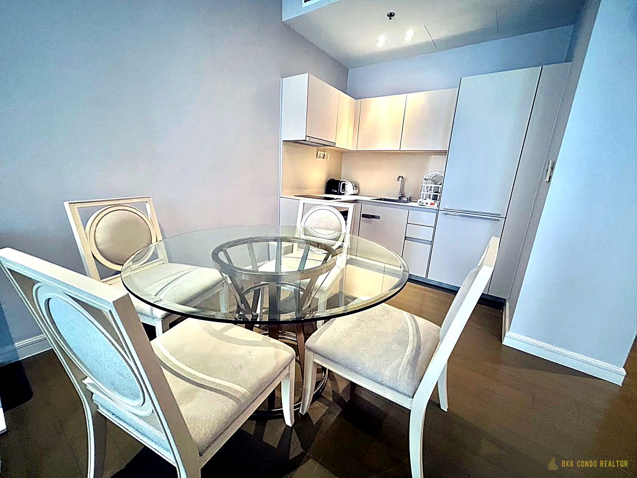 1-Bedroom Condo for Rent at Magnolias Ratchadamri Boulevard (59 sqm) — Chidlom BTS