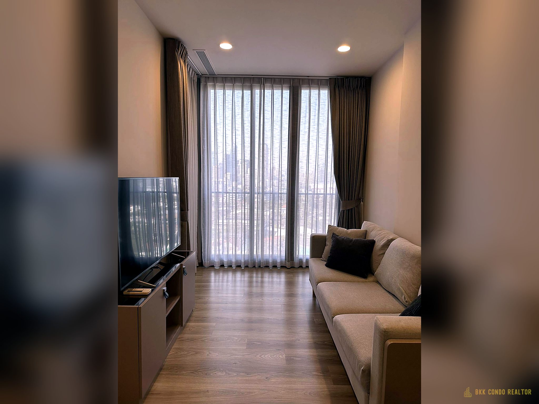 1-Bedroom Condo for Rent at Oka Haus (34.07 sqm) — Thonglor BTS