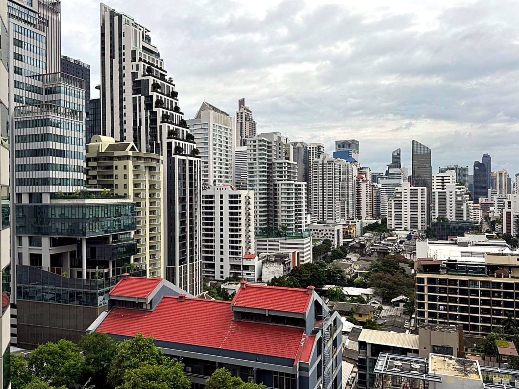 1-Bedroom Condo for Rent at Edge Sukhumvit 23 (32 sqm) — Asoke BTS/MRT