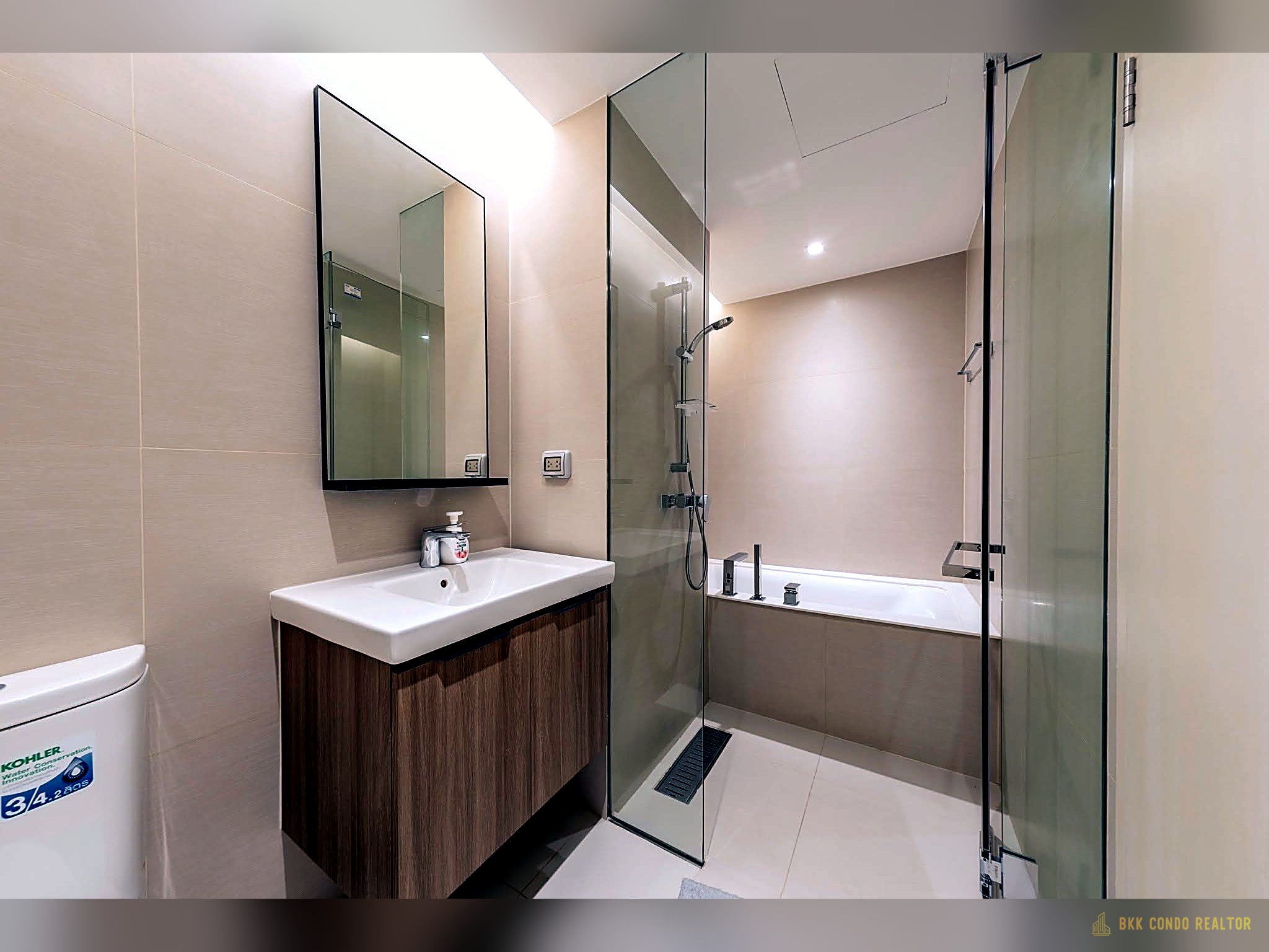 1-Bedroom Condo for Rent at Circle Sukhumvit 31 (45.59 sqm) — Phrom Phong BTS