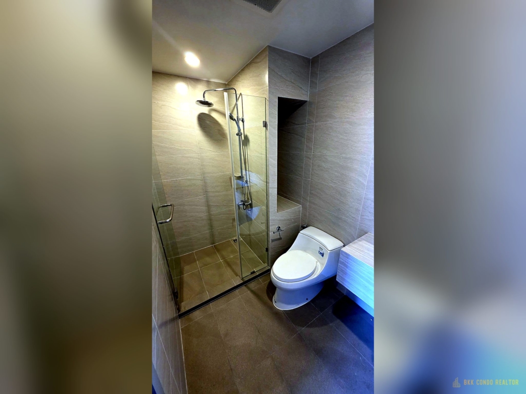 1-Bedroom Condo for Rent at THE CROWN Residences (39 sqm) — Lumphini MRT