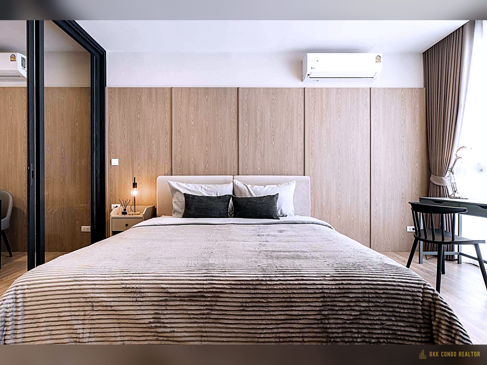 04-bedroom-1 1-Bedroom Condo for Rent at XT Phayathai (42 sqm) — Phaya Thai BTS