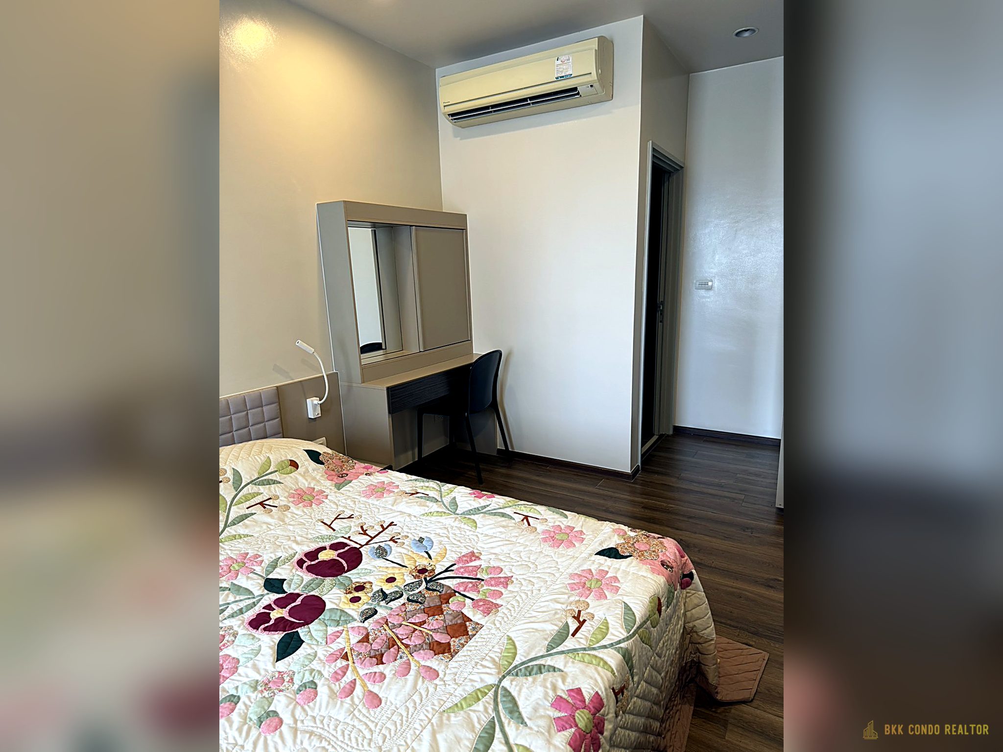 1-Bedroom Condo for Rent at Onyx Phaholyothin (40.48 sqm) — Saphan Khwai BTS