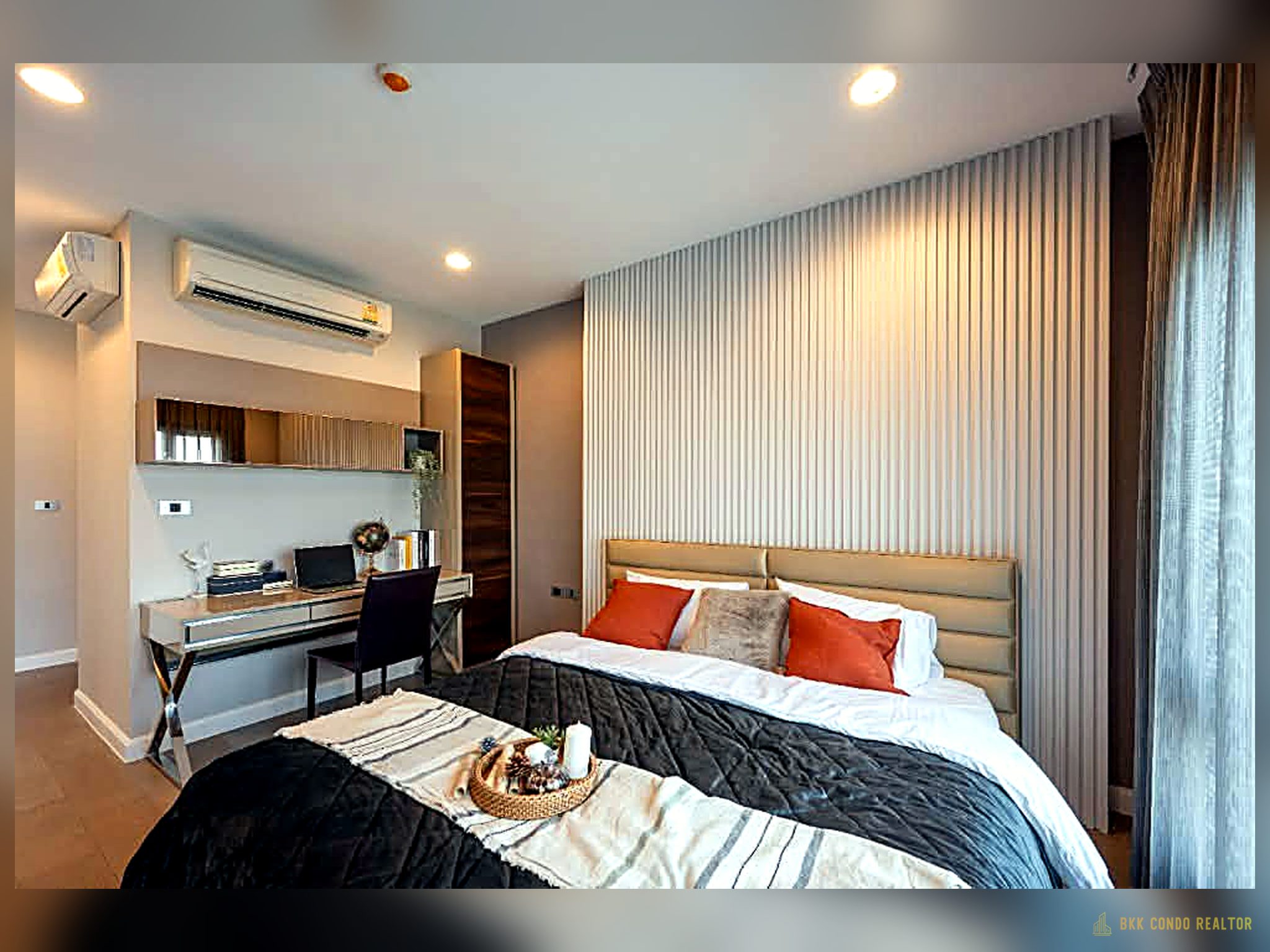 04-bedroom-13 Duplex 2-Bedroom Condo for Rent at The Crest Sukhumvit 34 (98.05 sqm) — Thonglor BTS