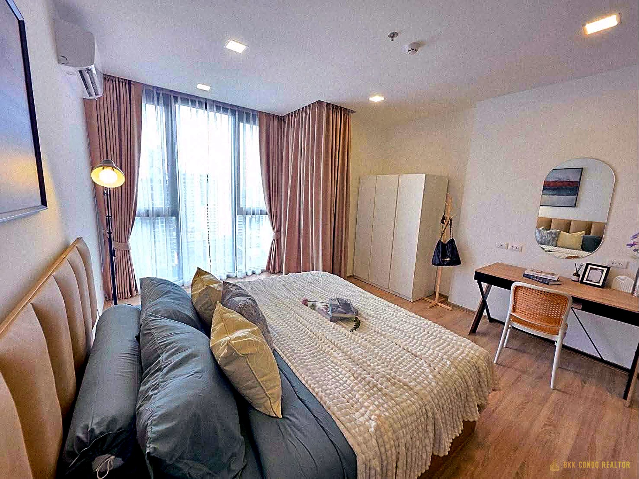 1-Bedroom Condo for Rent at XT Phayathai (42 sqm) — Phaya Thai BTS