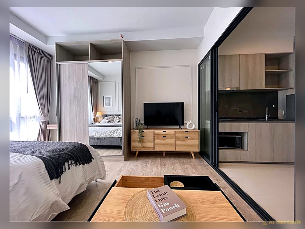 1-Bedroom Condo for Rent at The Tree Pattanakarn-Ekkamai (30 sqm) — Ramkhamhaeng Airport Link