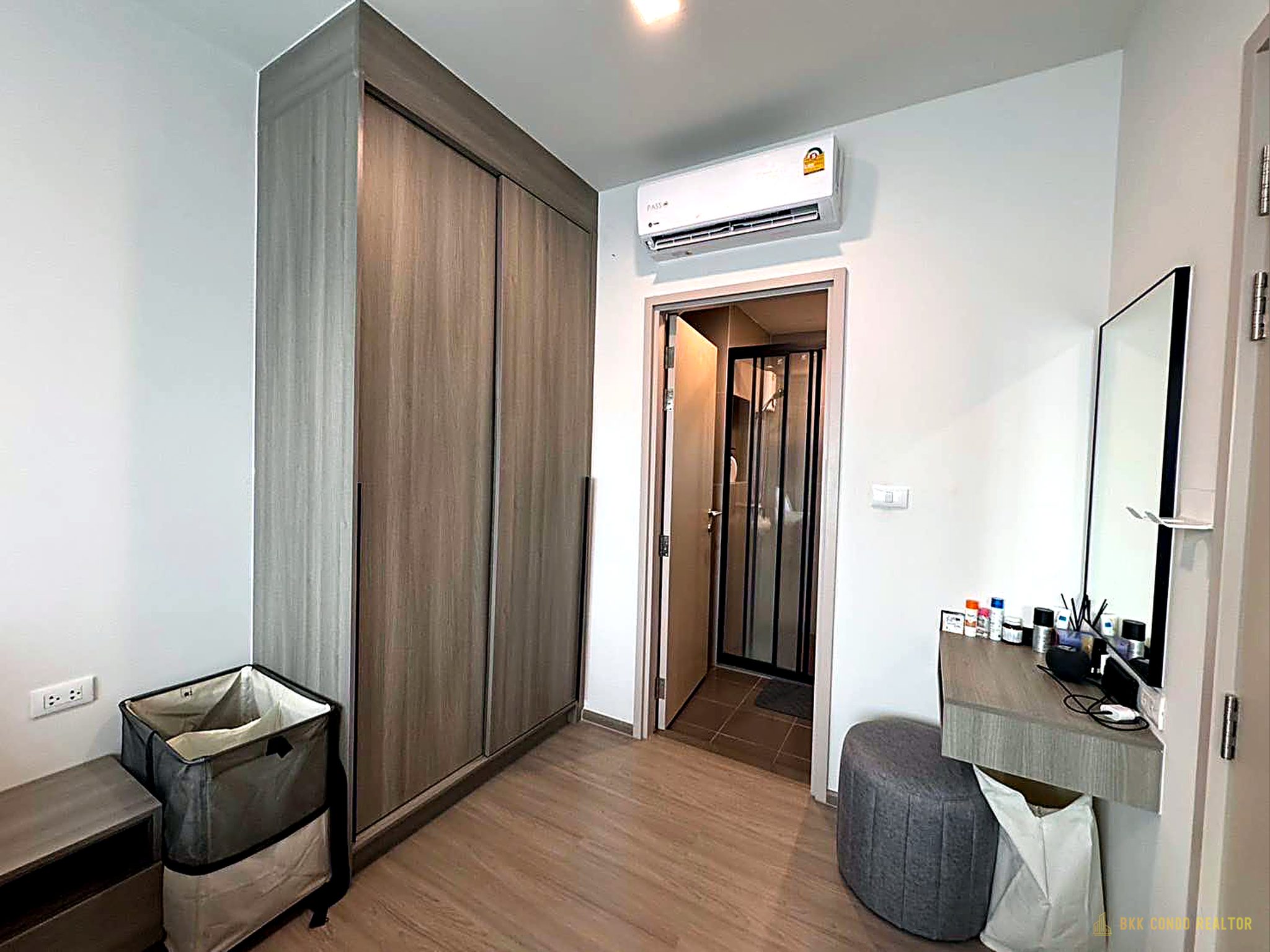1-Bedroom Condo for Rent at The Base Phetchaburi-Thonglor (33 sqm) — MRT Phetchaburi
