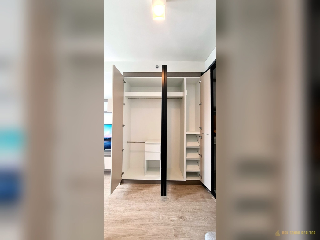 Studio Condo for Rent at Ideo Sathorn Wongwianyai (27 sqm) — Wongwian Yai BTS