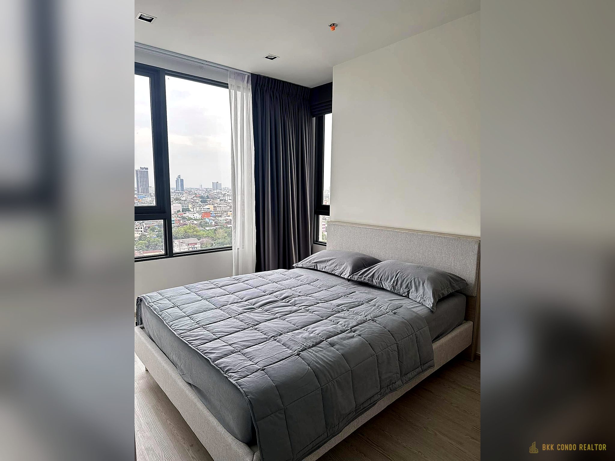 1-Bedroom Condo for Rent at Reference Sathorn – Wongwianyai (31 sqm) — Wongwianyai BTS