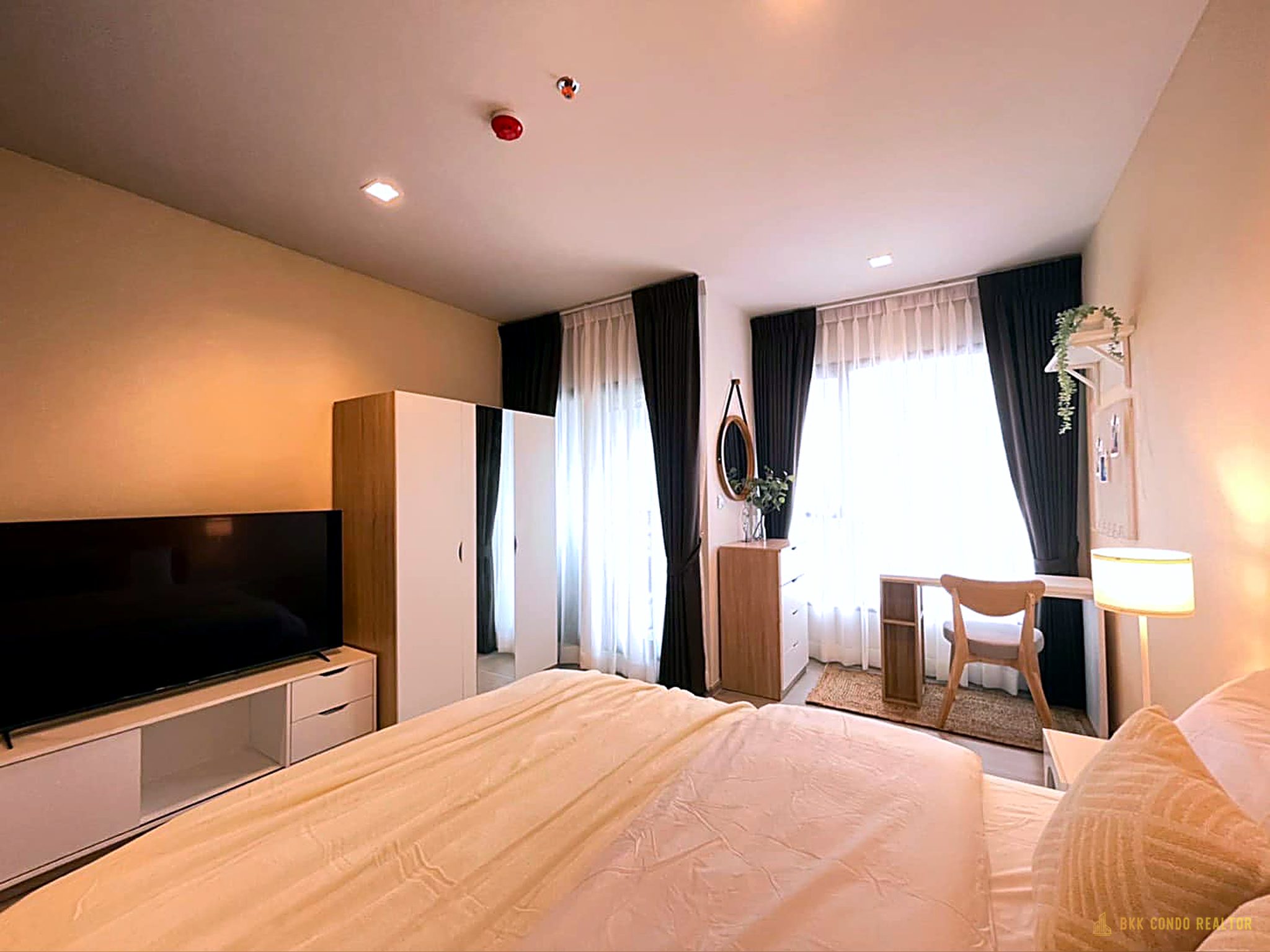 Studio Condo for Rent at Life Asoke – Rama 9 (25 sqm) — Rama 9 MRT