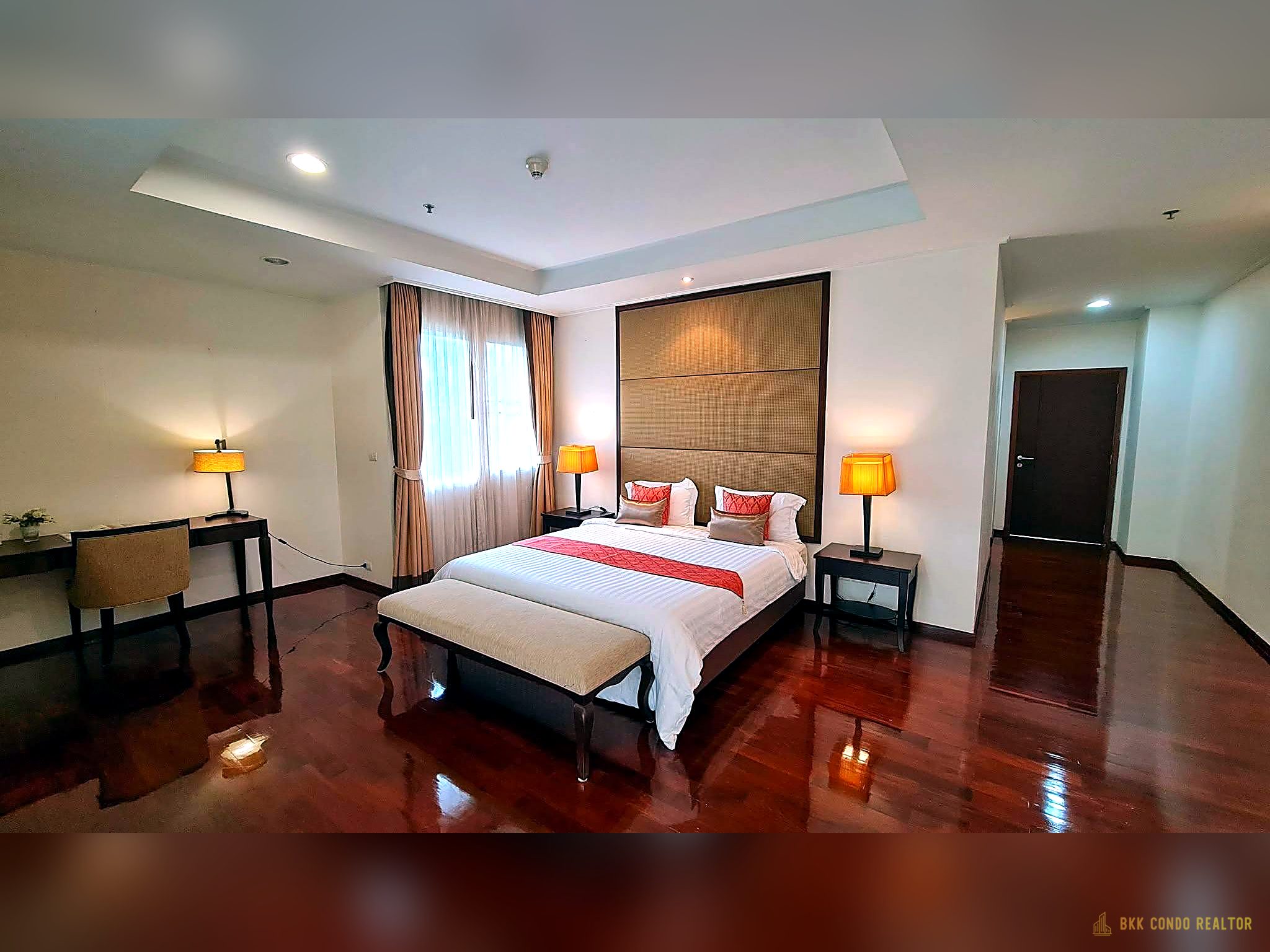 3-Bedroom Condo for Rent at Piyathip Place Sukhumvit 39 (260 sqm) — Phrom Phong BTS