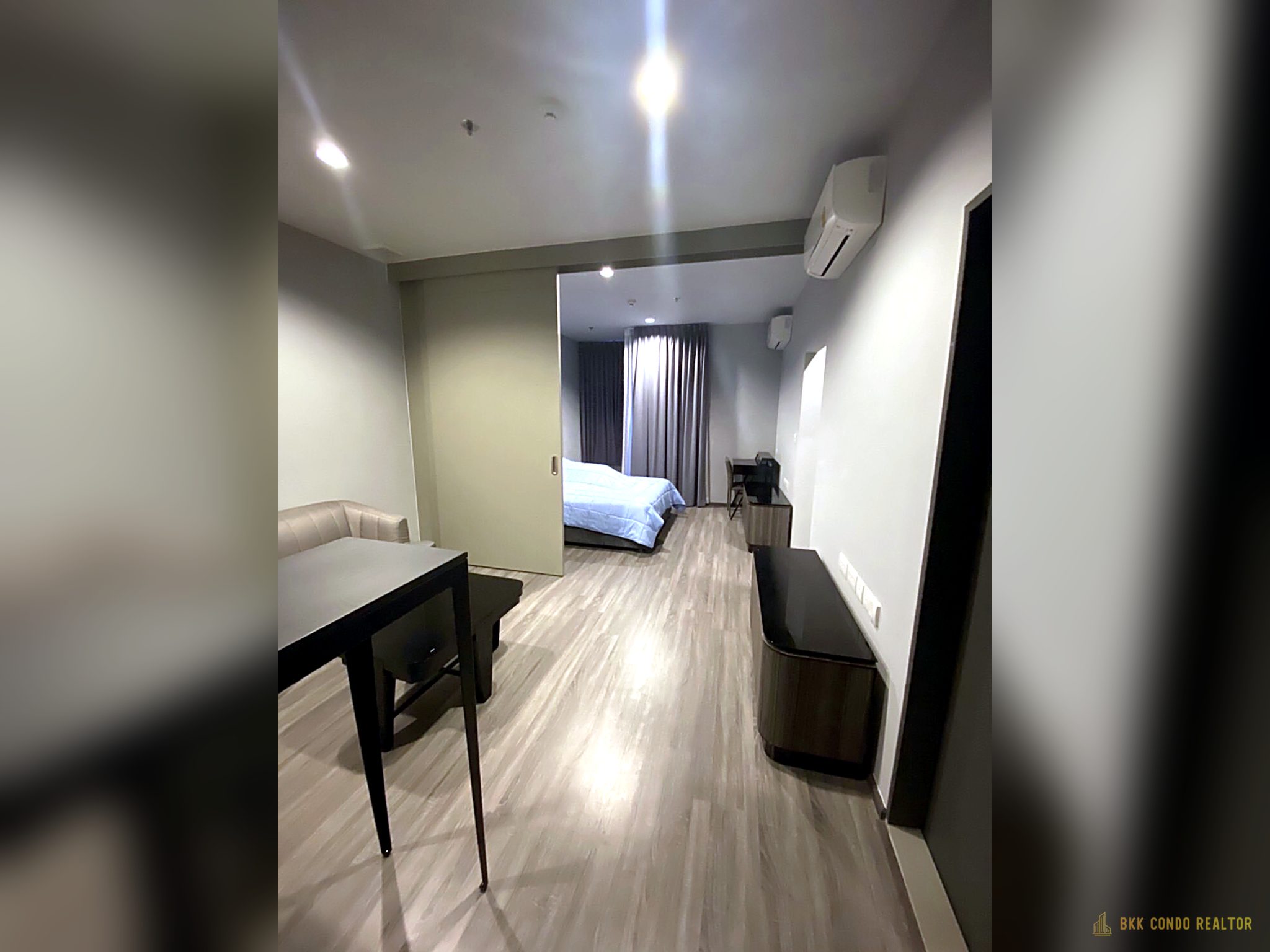 1-Bedroom Condo for Rent at Ideo Mobi Rangnam (35 sqm) — Victory Monument BTS