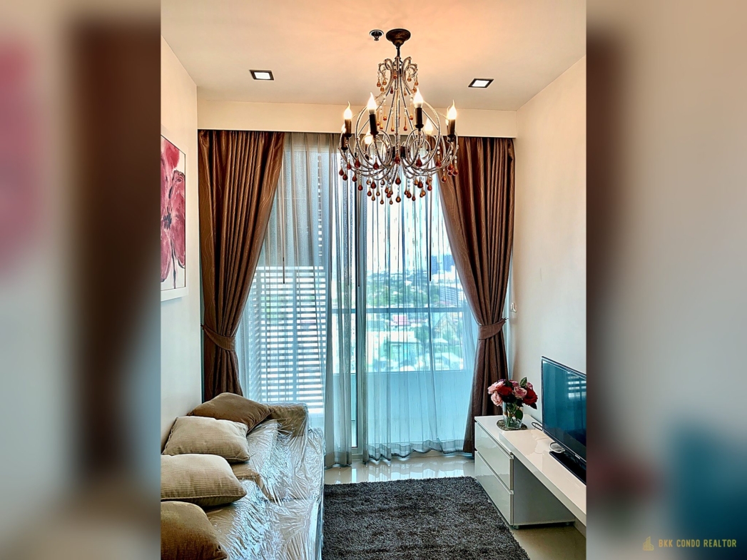 1-Bedroom Condo for Rent at Ideo Mix Phaholyothin (38 sqm) — Saphan Khwai BTS