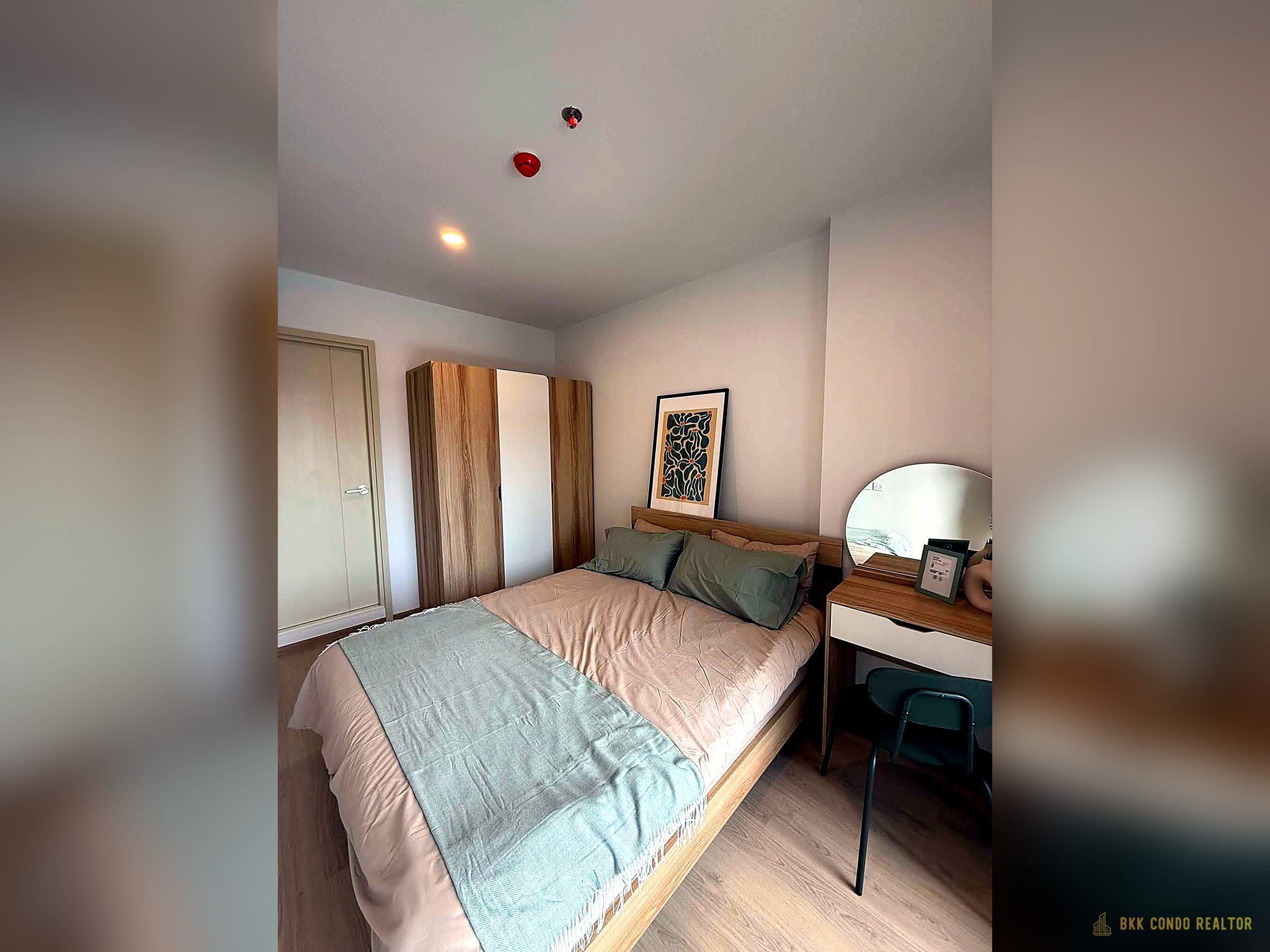 04-bedroom-78 1-Bedroom Condo for Rent at Life Rama4 – Asoke (32 sqm) — MRT Queen Sirikit National Convention Centre