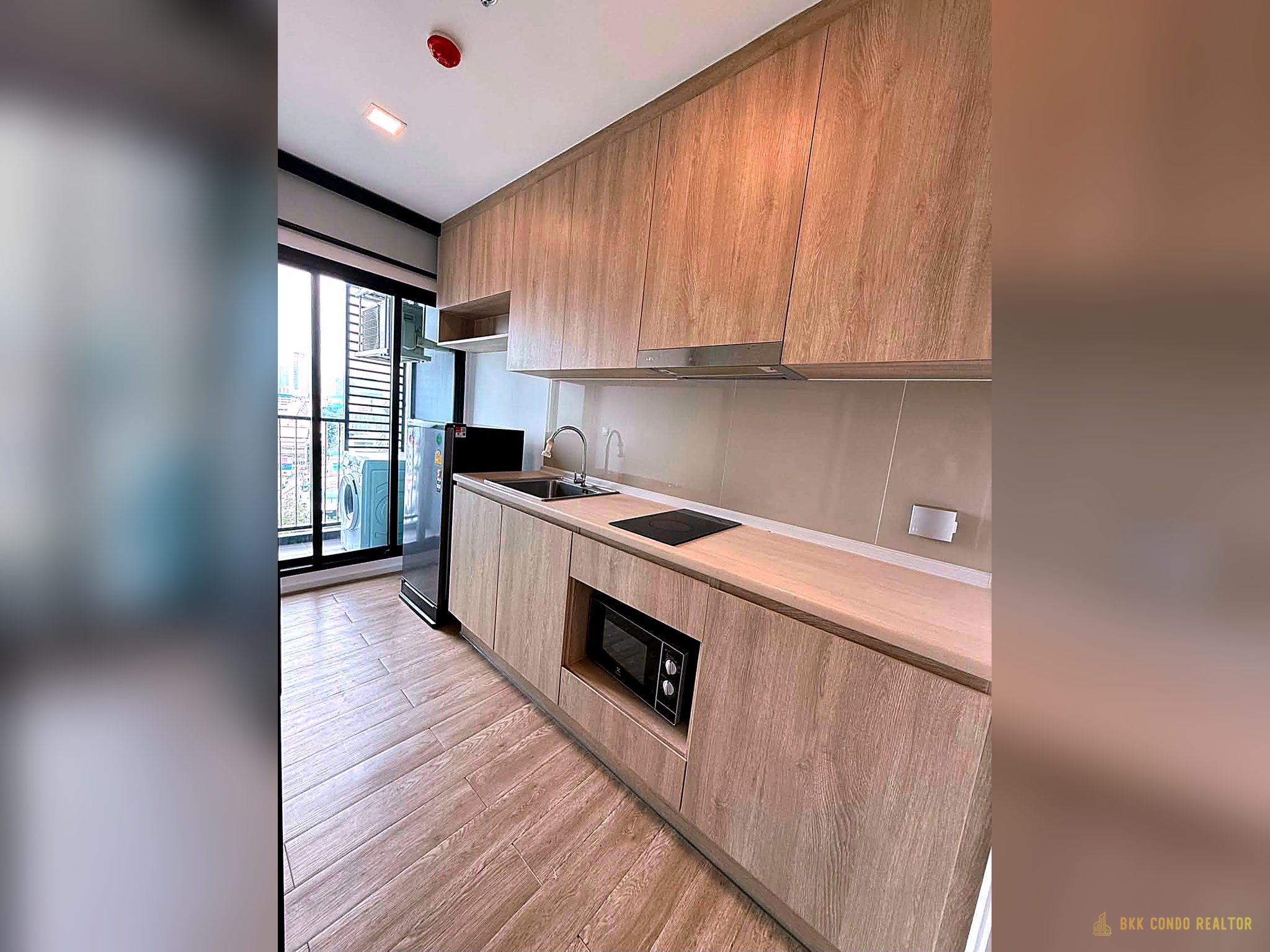 04-kitchen 1-Bedroom Condo for Rent at Modiz Sukhumvit 50 (29 sqm) — On Nut BTS