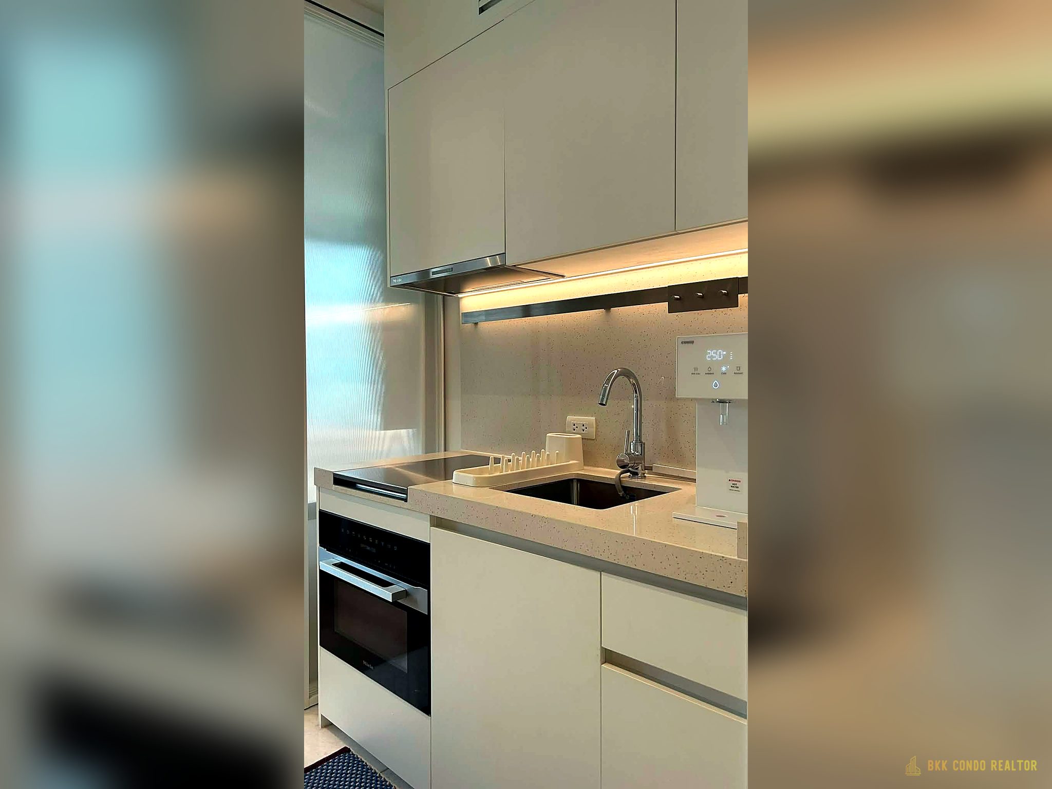 Studio Condo for Rent at Scope Promsri (28.5 sqm) — Phrom Phong BTS