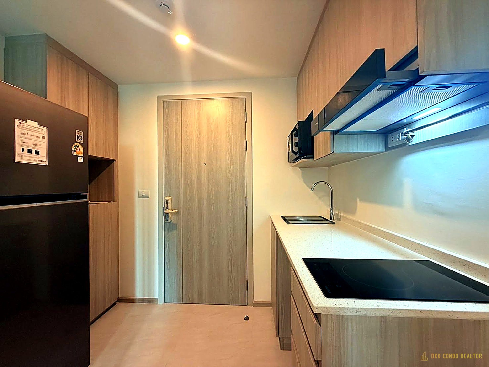 1-Bedroom Condo for Rent at Origin Play Sri-Udom Station (27.29 sqm) — Udom Suk BTS