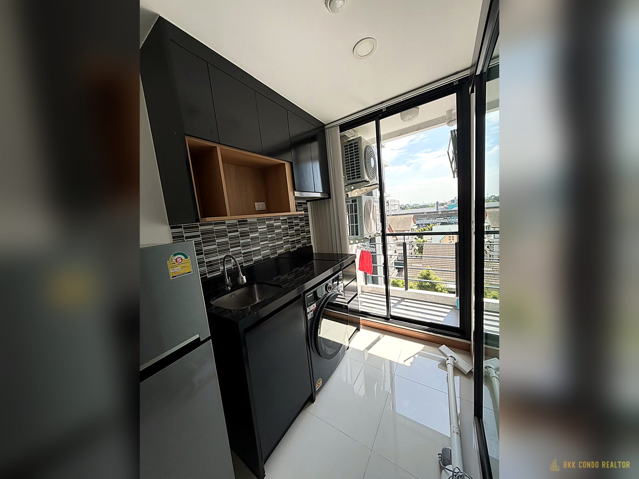 1-Bedroom Condo for Rent at Chateau in Town Sukhumvit 64/1 (30 sqm) — Punnawithi BTS