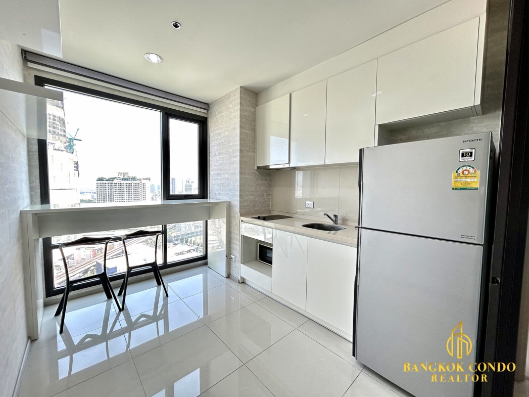 1-Bedroom Condo for Rent at Rhythm Sukhumvit 42 (45 sqm) — Ekkamai BTS