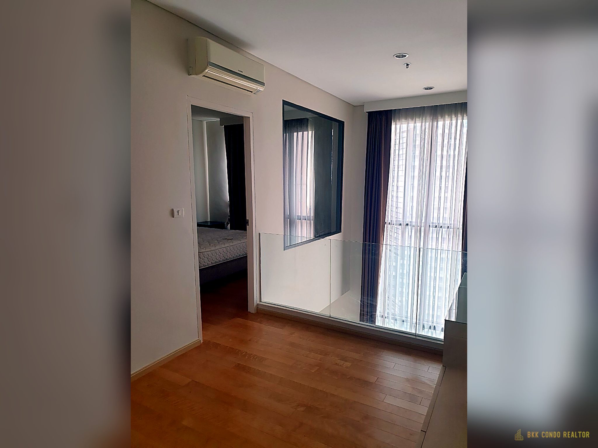 Duplex 1-Bedroom Condo for Rent at Villa Asoke — Phetchaburi MRT