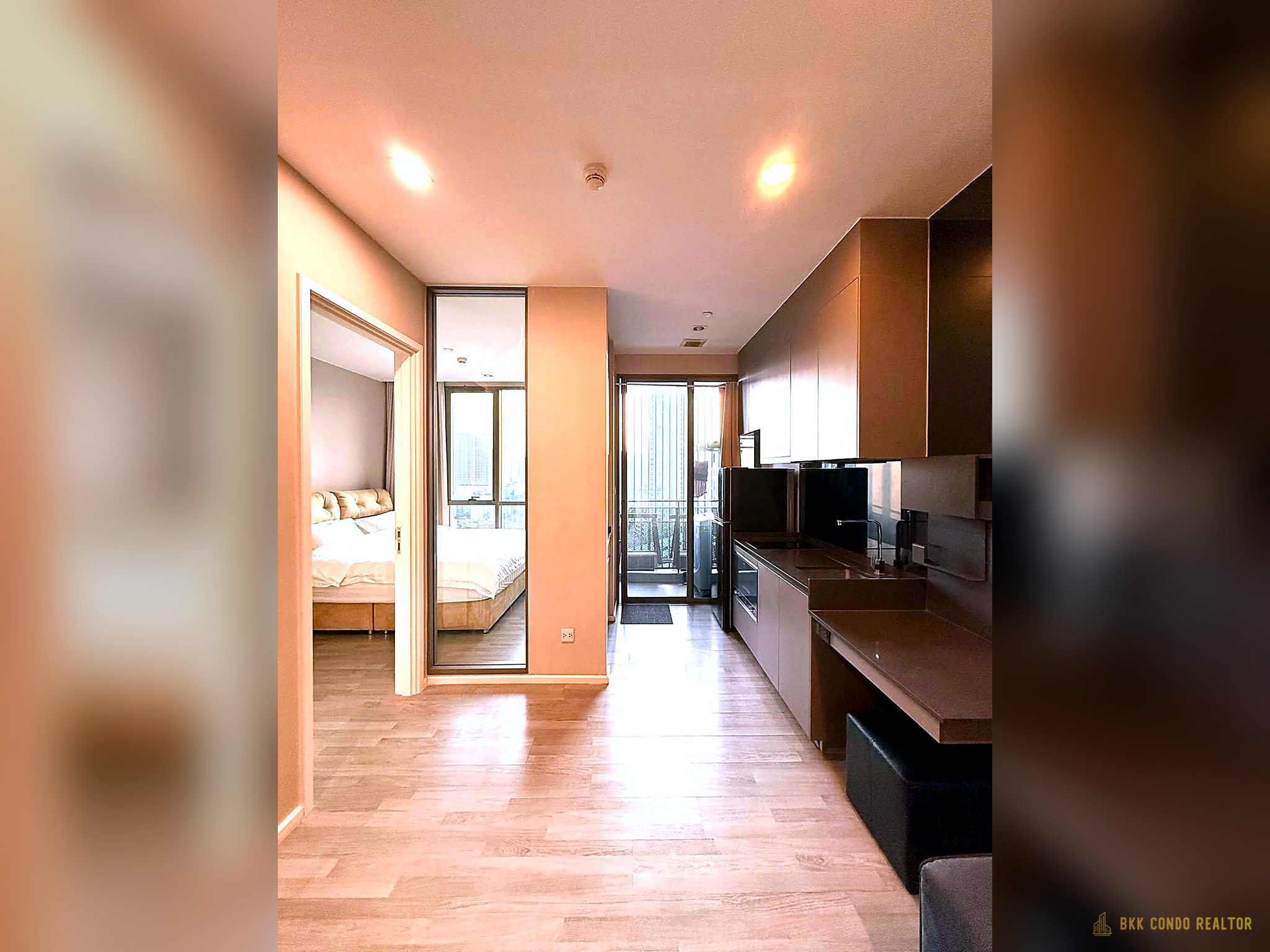 1-Bedroom Condo for Rent at The Room Sukhumvit 69 (37.5 sqm) — Phra Khanong BTS